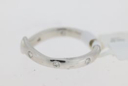 Platinum diamond shaped wedding ring,4.8g