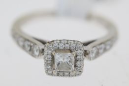 Diamond Princess cut cluster ring, central princess cut diamond, brilliant diamond cluster and