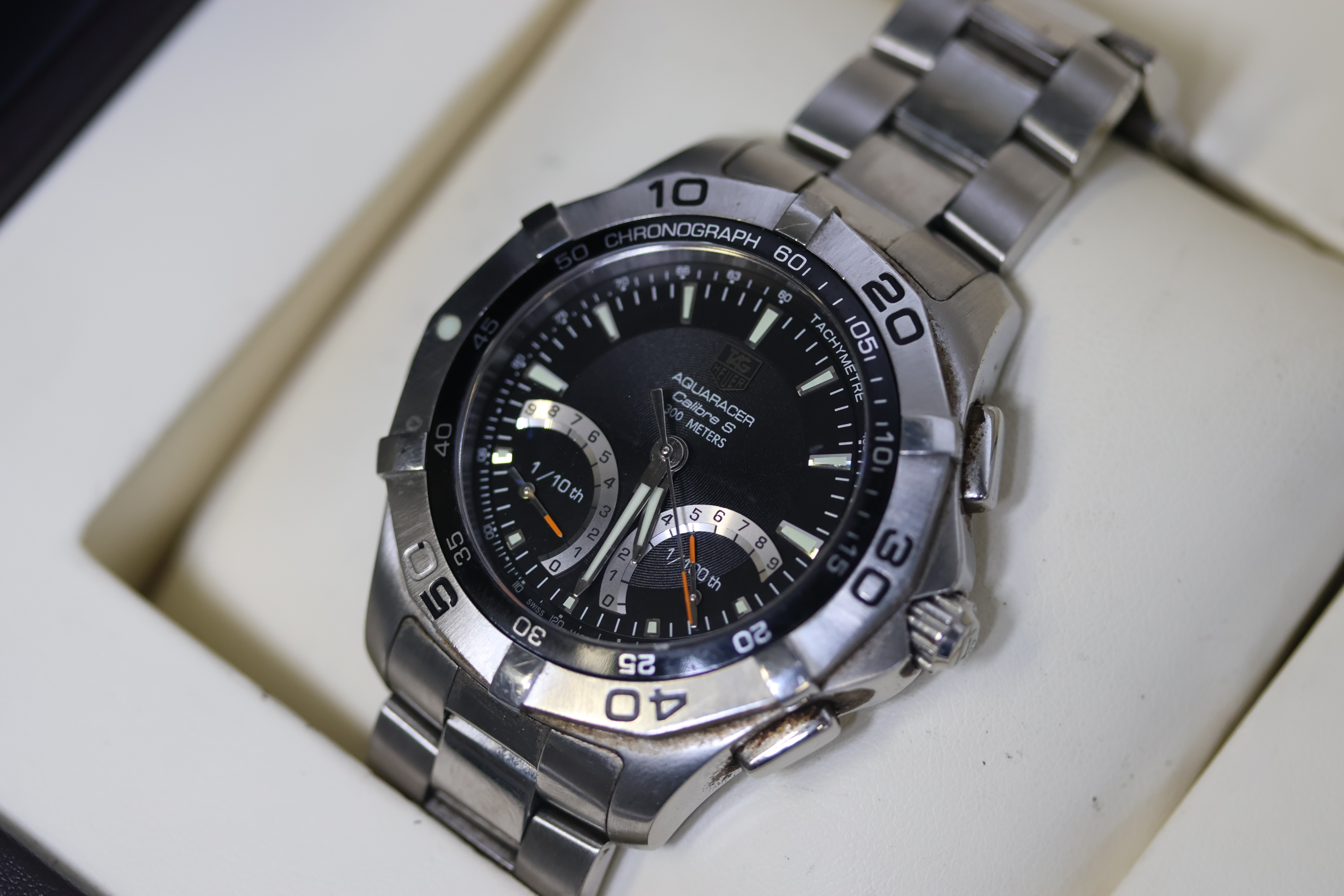 TAG HEUER AQUARACER CALIBRE S REFERENCE CAF7010 WITH BOX AND PAPERS 2014, black dial, chronograph to - Image 5 of 7