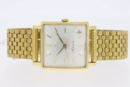 18CT ZENITH AUTOMATIC WRISTWATCH, square silver dial with baton hour markers, date aperture at 4:30,