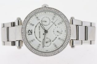 LADIES MICHAEL KORS MINI PARKER QUARTZ WATCH REFERENCE MK5615. Approx 33mm stainless steel case with