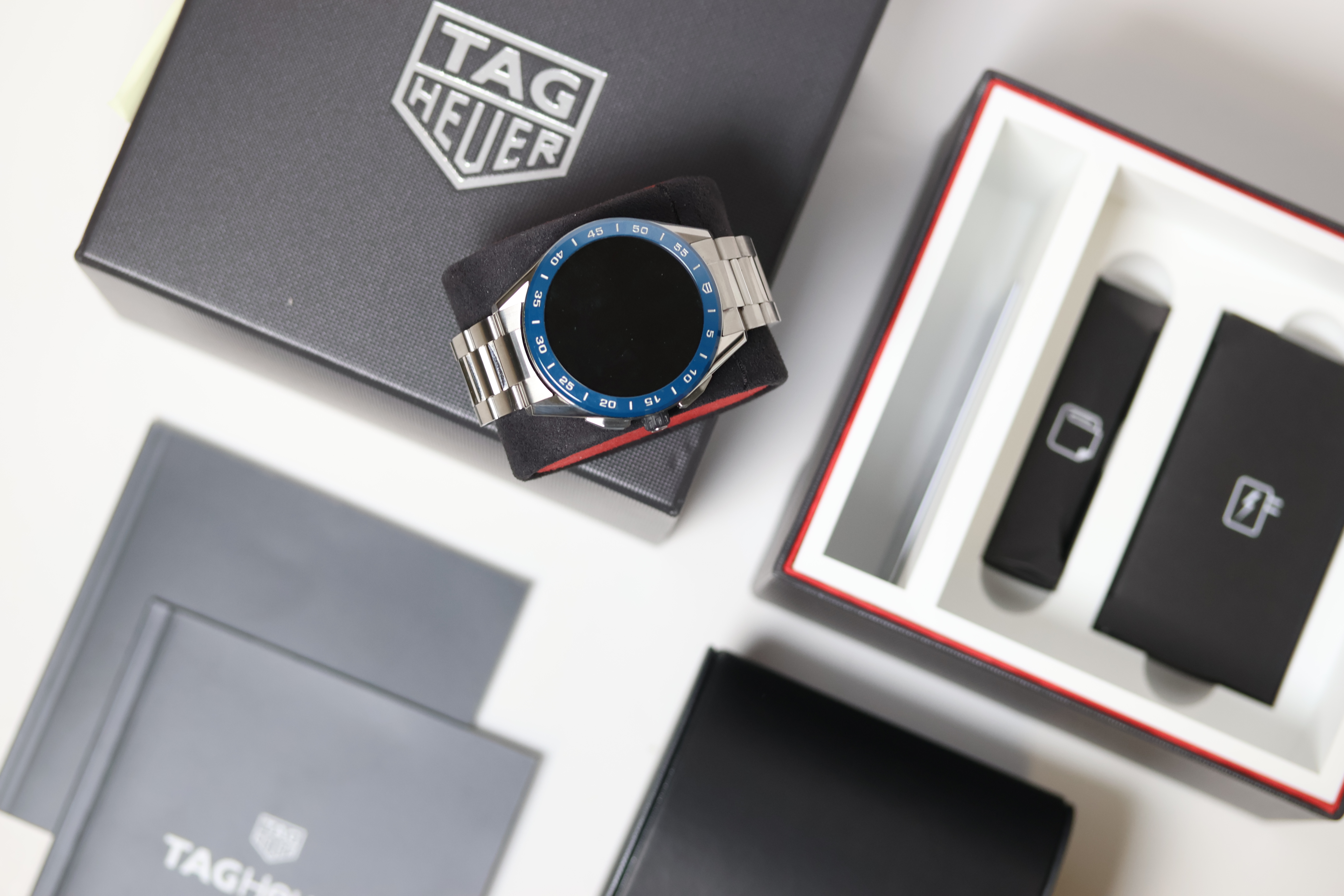 Tag Heuer Connected SBG8A Quartz with Box