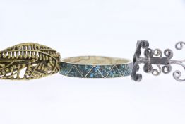***TO BE SOLD WITHOUT RESERVE*** 3x Costume jewellery bangles.