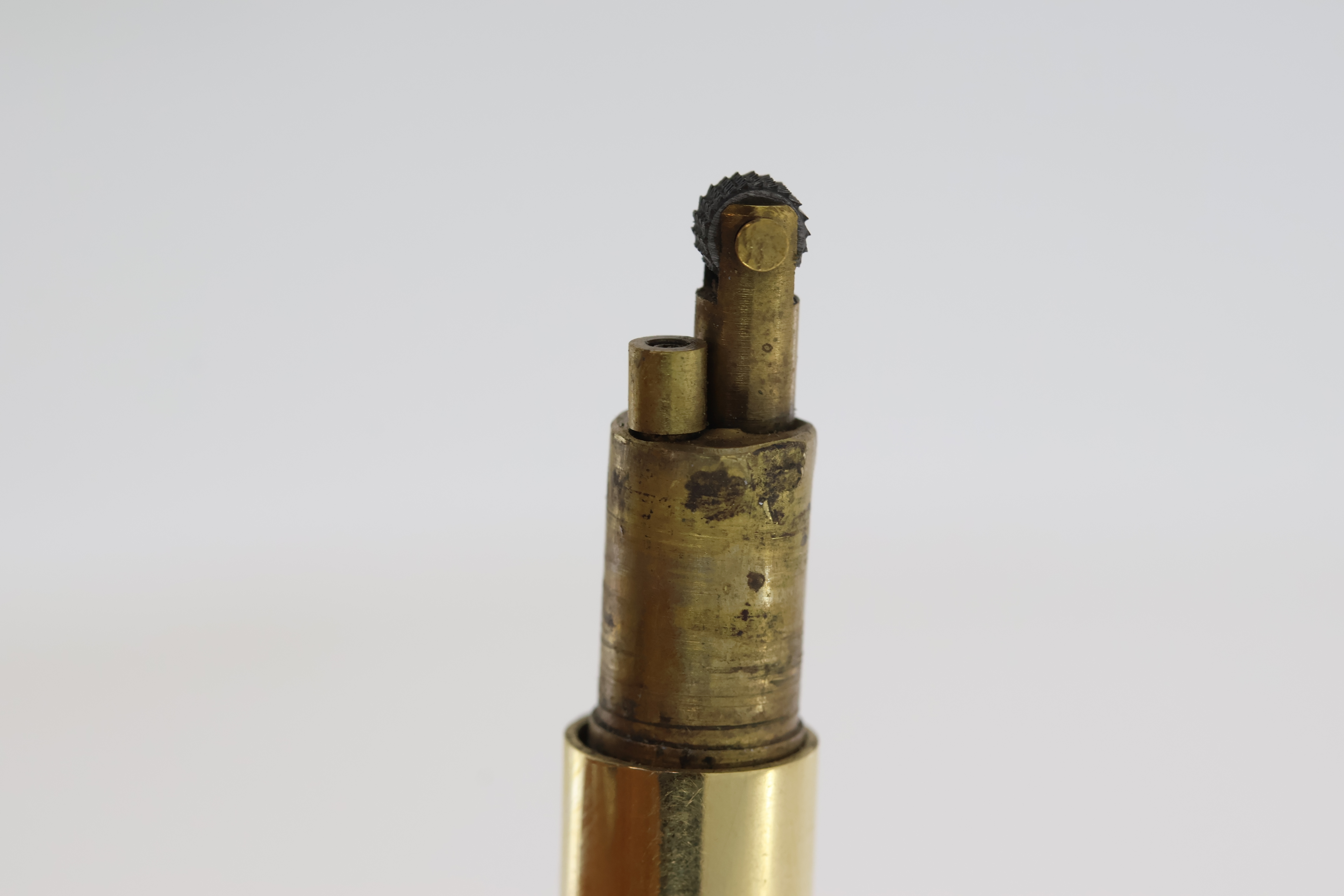 Roy King - Possibly Piece Unique - Custom designed 18ct Cigarette Lighter, formed as an exact - Image 6 of 7