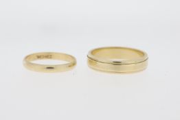 2x Gold wedding bands. ***Engraved with date*** Approx 7.2g