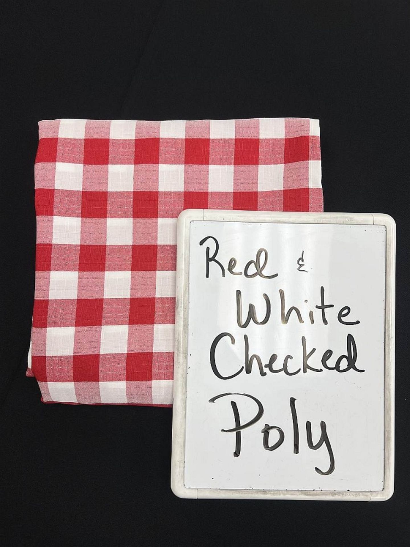132" Round A-1 Red & White Check Poly