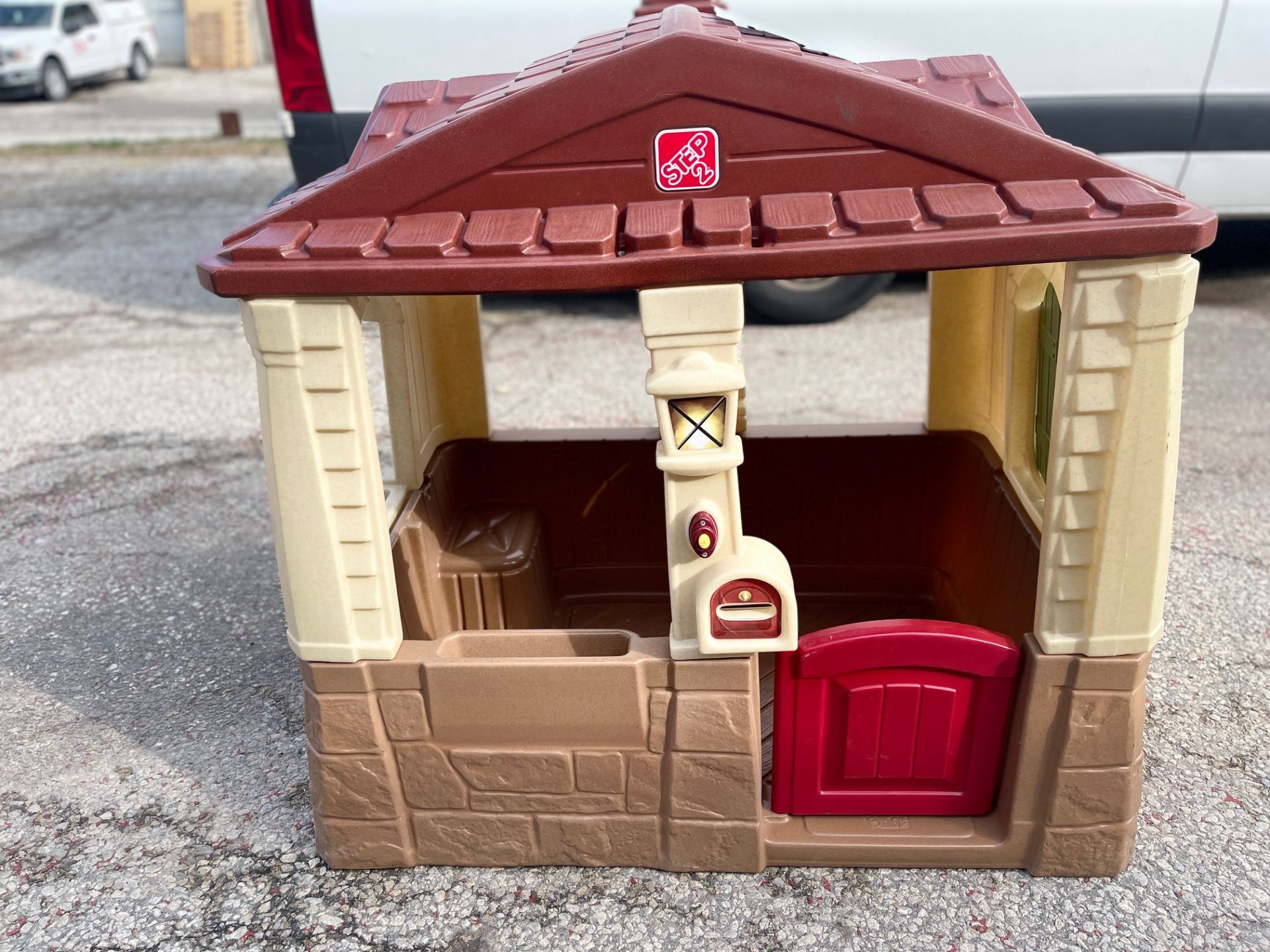 CHILDREN’S/INFANT PLAYHOUSE, HEIGHT 49”, WIDTH 31”, LENGTH 48"(SUBJECT TO BULK BID LOT 99) - Image 3 of 4