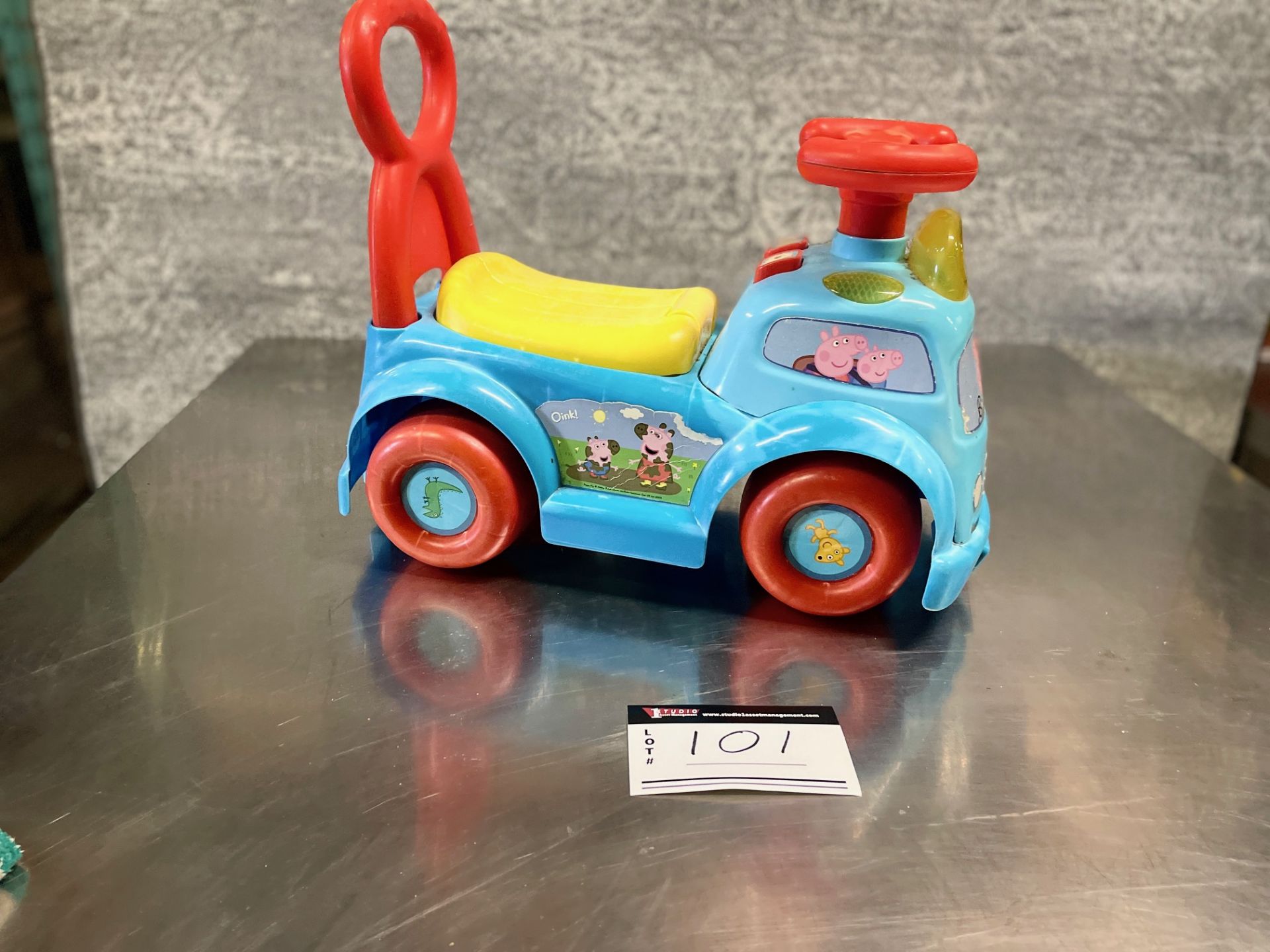 PEPPA PIG PUSH CART, DESIGN FOR INFANT, OINK(SUBJECT TO BULK BID LOT 99)