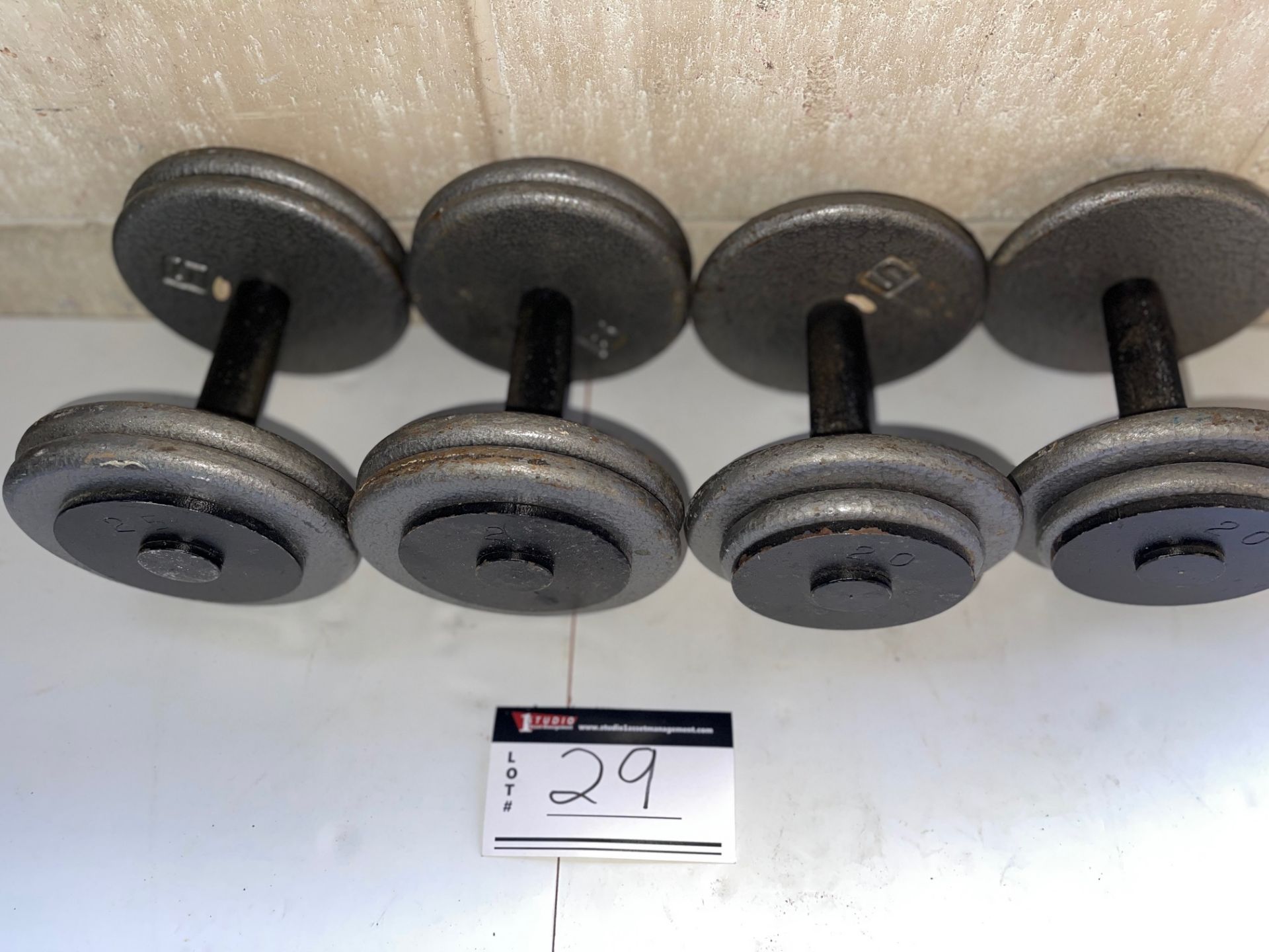 LOT/2 SETS OF DUMBBELLS, 1 SET 20LBS, 1 SET 25 LBS - Image 2 of 3