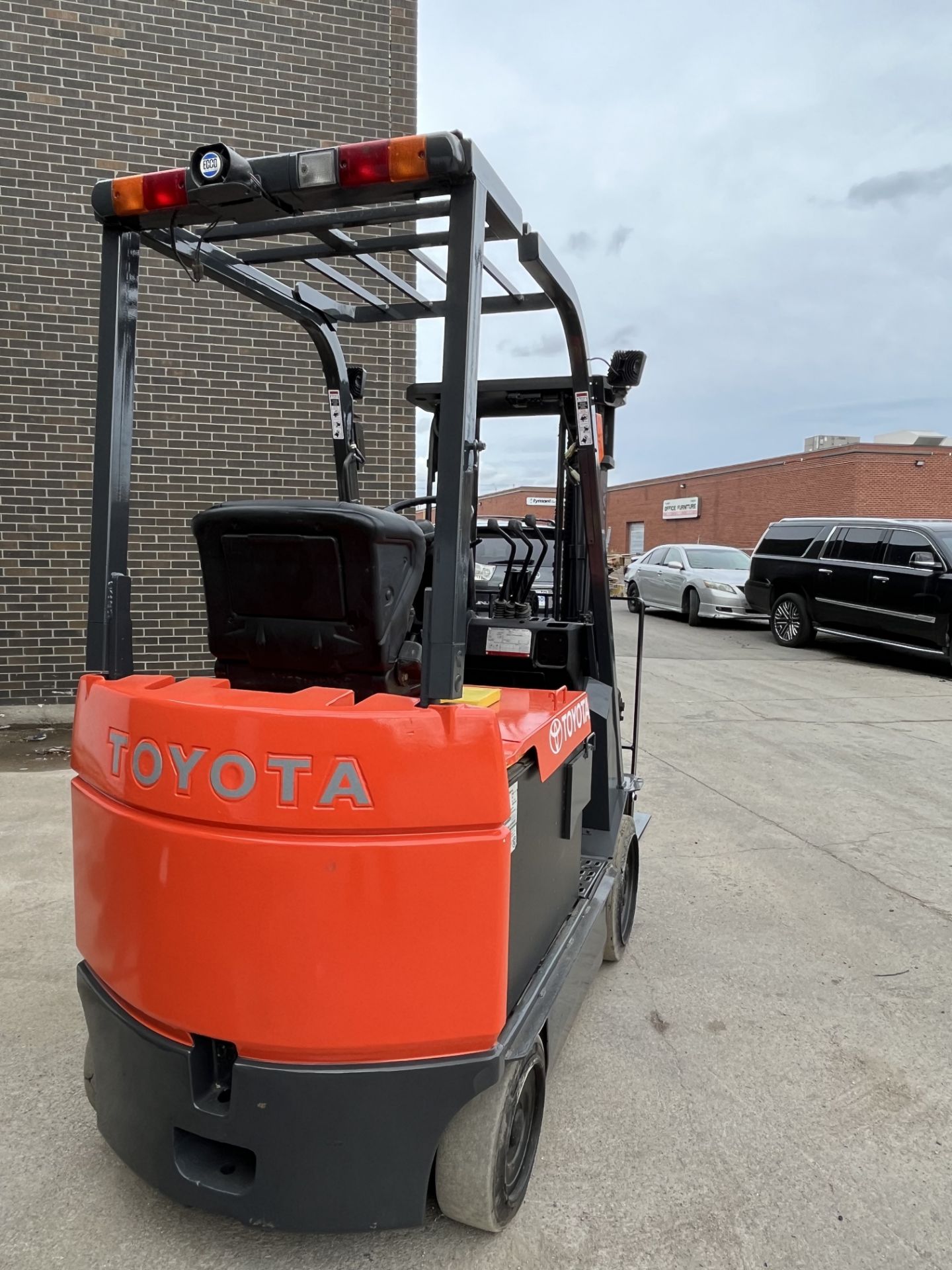 TOYOTA 5000 LBS CAP ELECTRIC FORKLIFT 3 STAGE MODEL#7FBCU25 - Image 3 of 6
