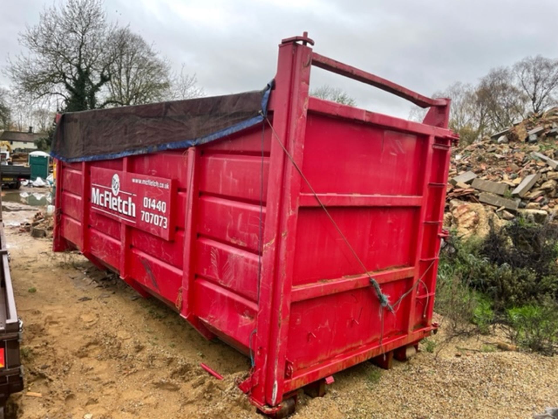 40 YARD RED HOOK LOADER BIN - Image 3 of 5