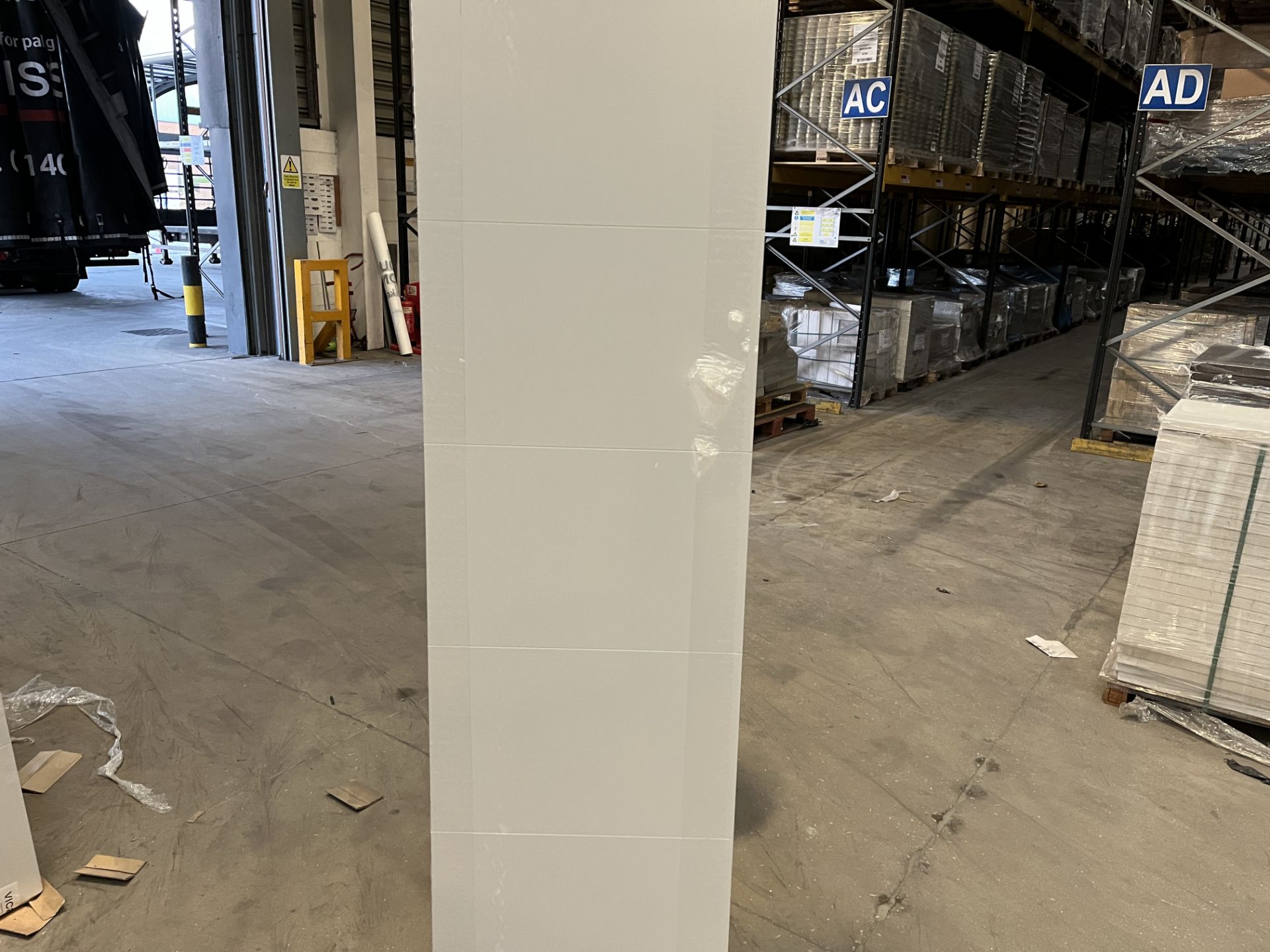 PALLET TO CONTAIN 6 X BRAND NEW WHITE WOOD GRAIN 5 PANEL FIRE DOORS 78 X 24 X 1.7 INCHES