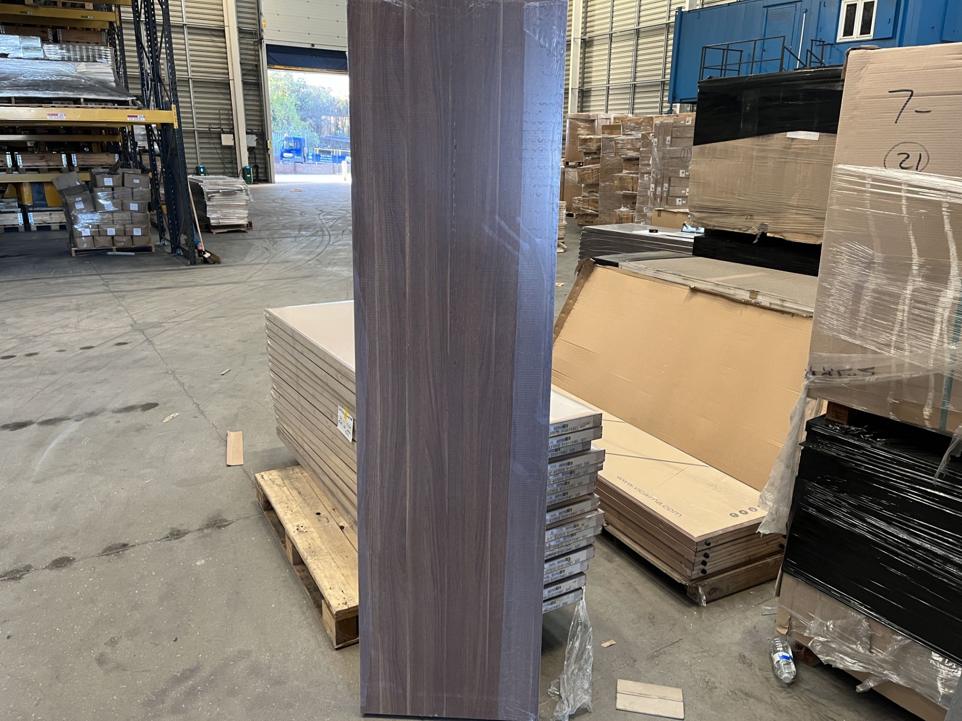 PALLET TO INCLUDE 16 X BRAND NEW VICAIMA DEKOR FD FIRE DOORS 78 X 21 X 1.8 INCHES