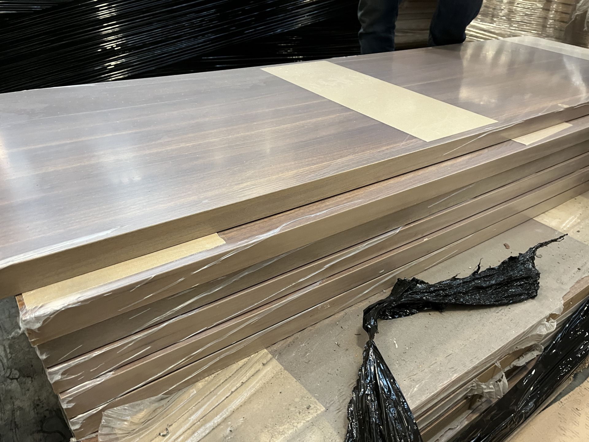 PALLET TO CONTAIN 7 X BRAND NEW VICAIMA DEKOR WALNUT FIRE DOORS 78 X 21 X 1.4 INCHES - Image 2 of 2