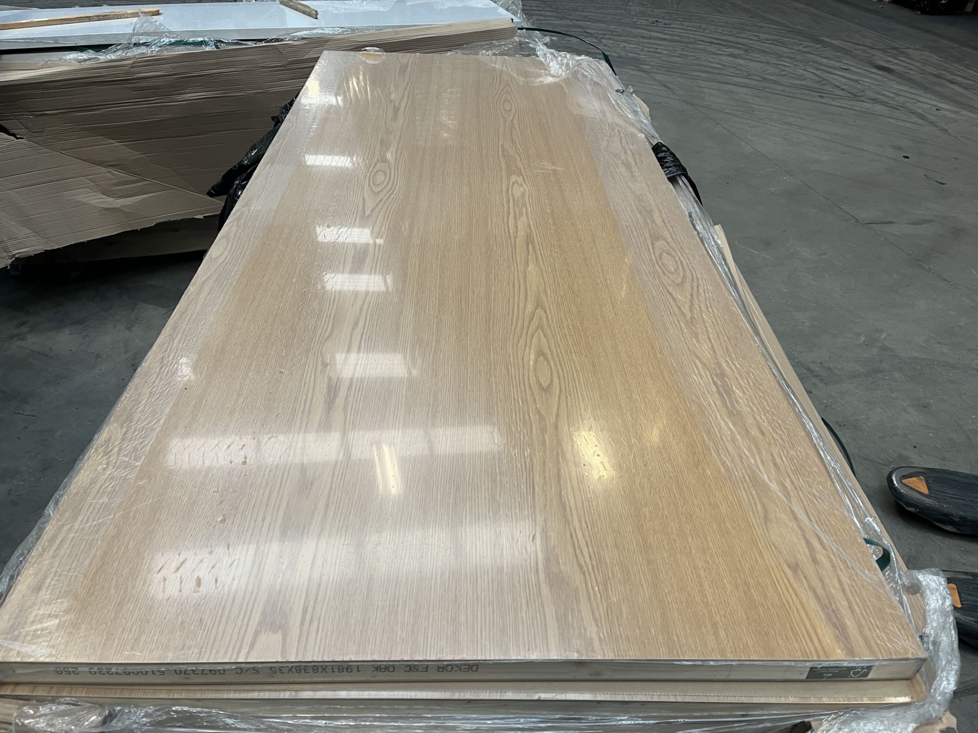 PALLET TO INCLUDE 18 X BRAND NEW VICAIMA OAK WOODEN FIRE DOORS 78 X 33 X 1.5 INCHES