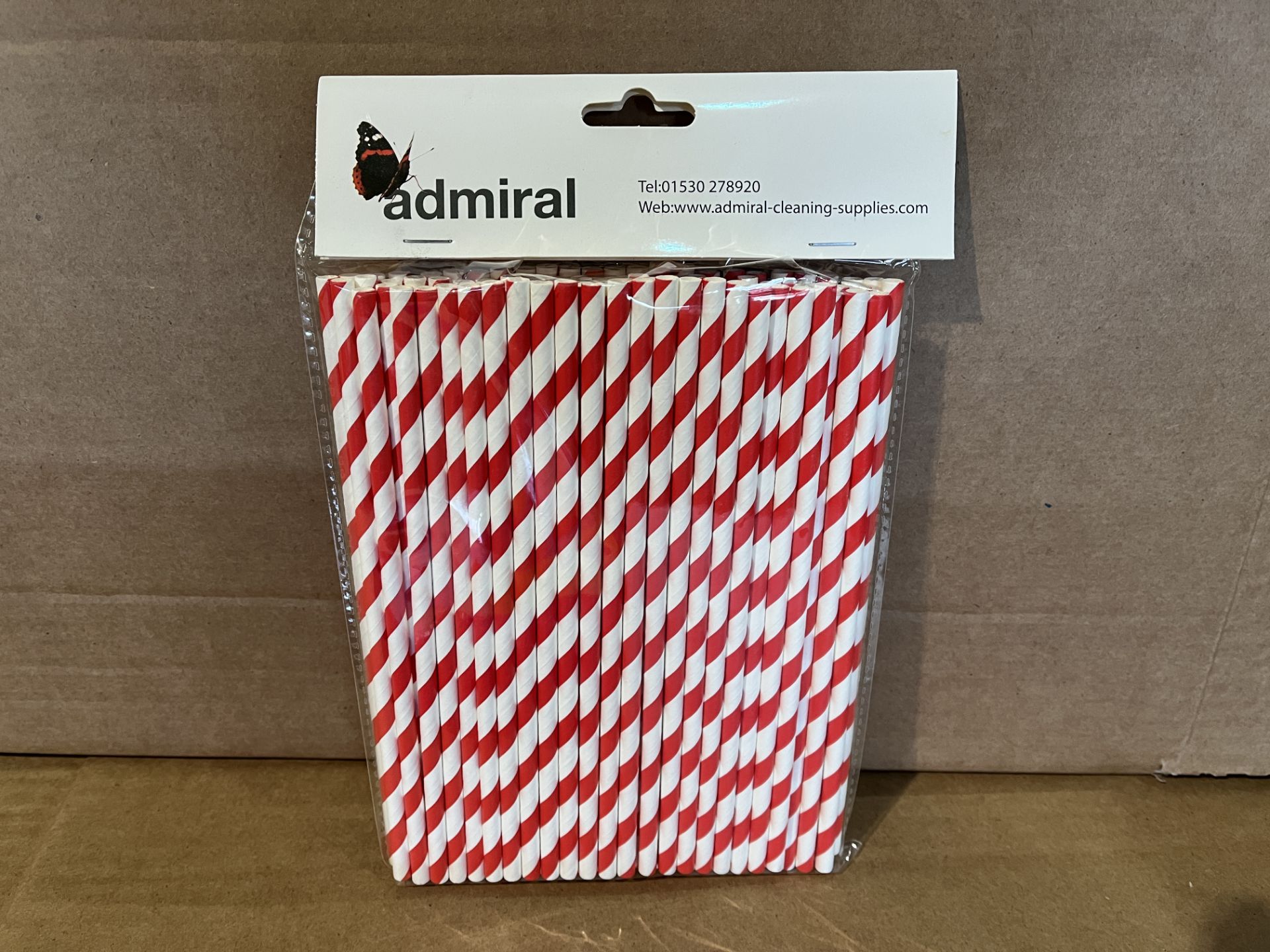 200 X BRAND NEW PACKS OF 100 ADMIRAL RED AND WHITE DRINKING STRAWS R15-9