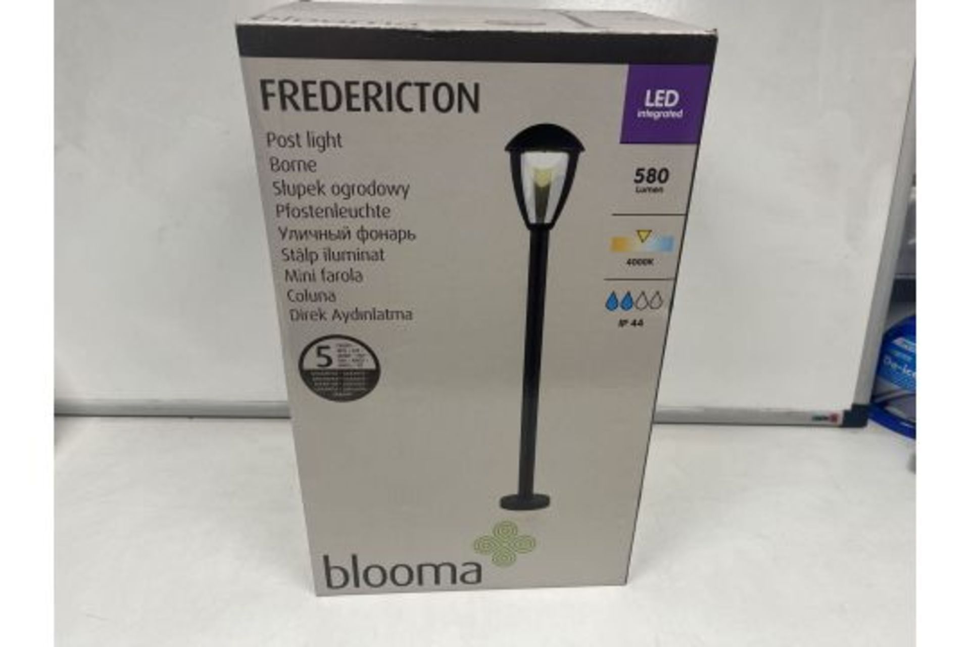 4 x NEW BOXED BLOOMA FREDERICTON LED POST LIGHTS. 580 LUMEN. IP44 RATED. ROW 13 RACK