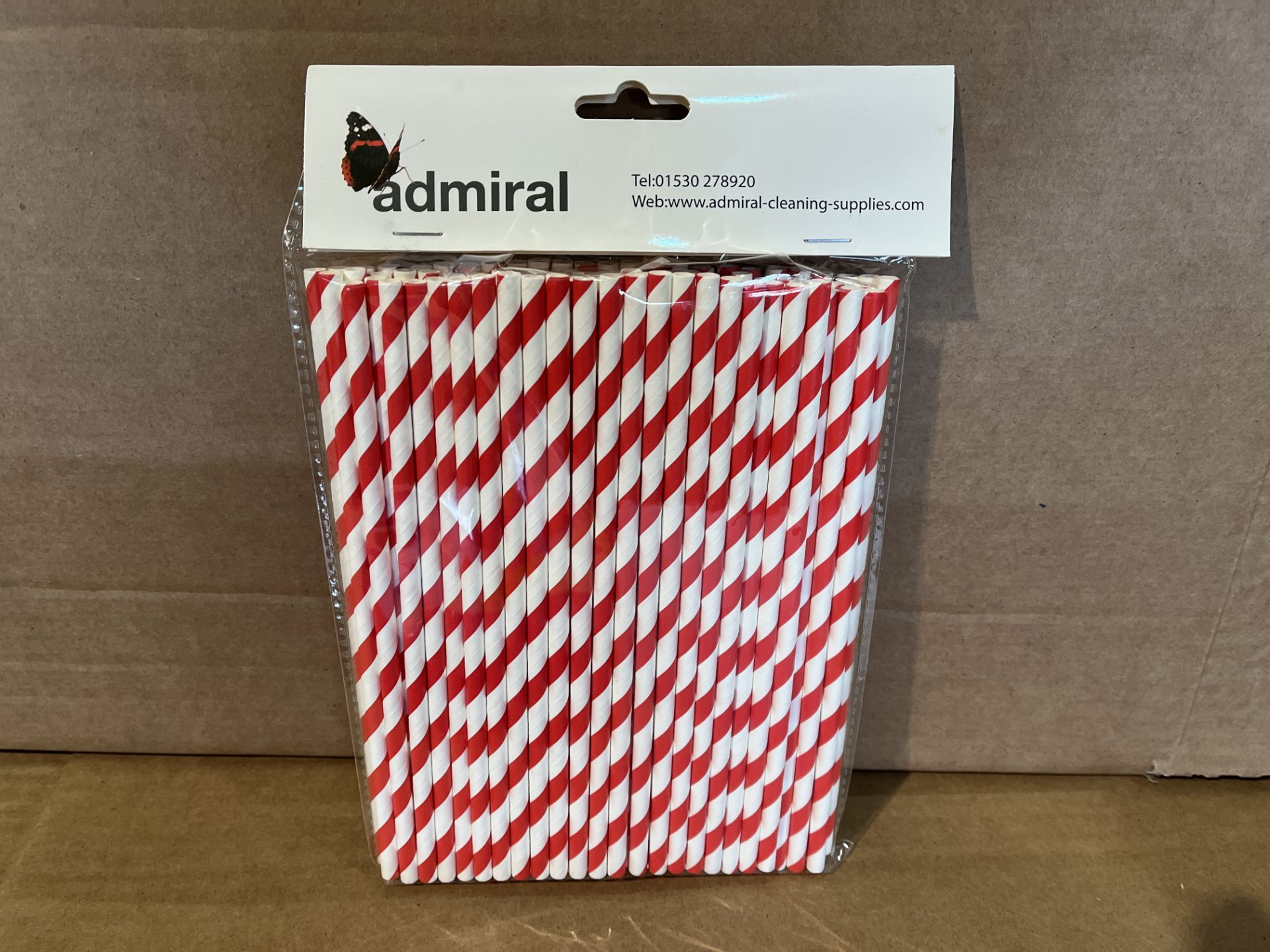 200 X BRAND NEW PACKS OF 100 ADMIRAL RED AND WHITE DRINKING STRAWS R15-9