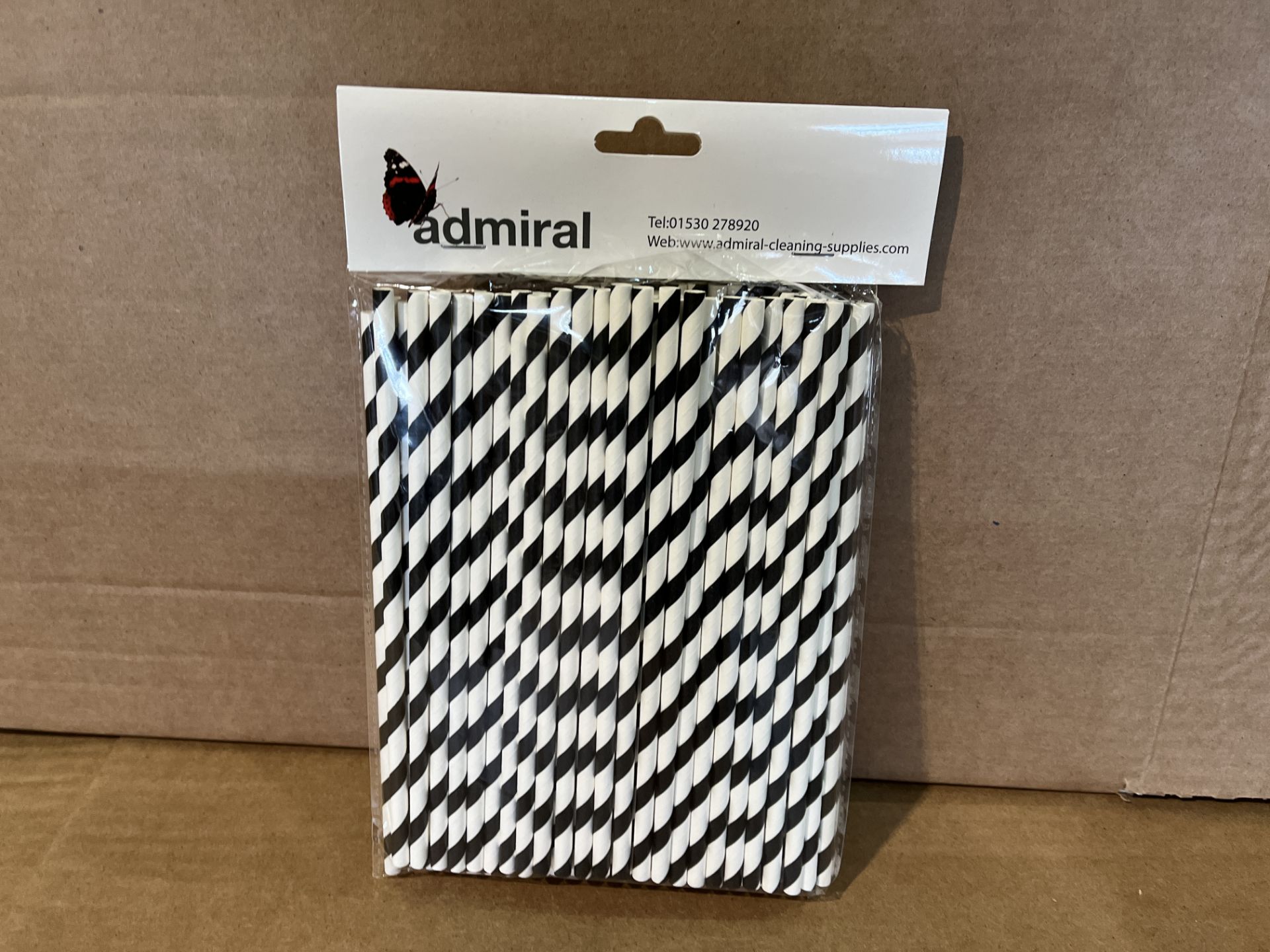 200 X BRAND NEW PACKS OF 100 ADMIRAL BLACK AND WHITE DRINKING STRAWS R15-8