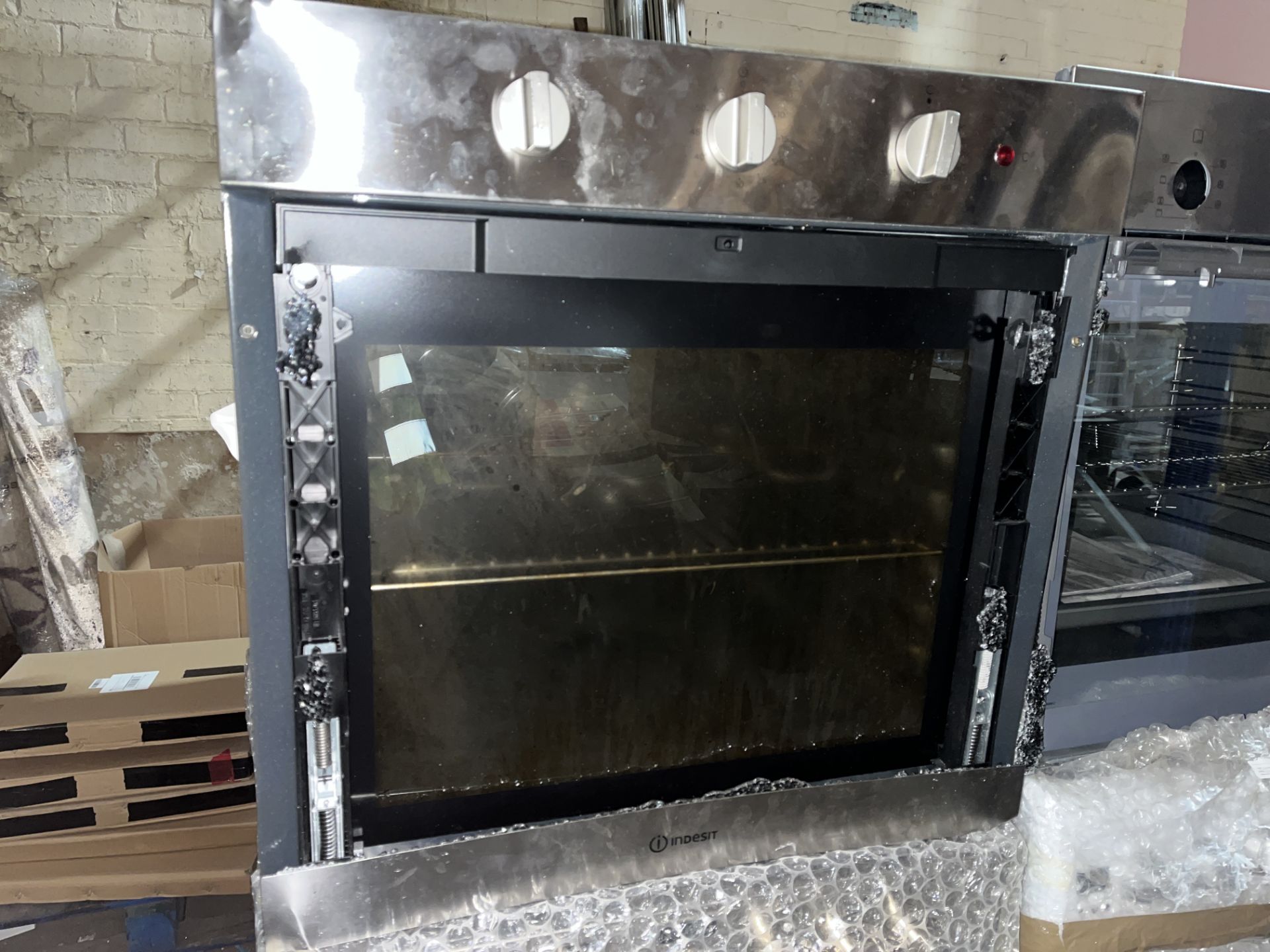 RETURNED INDESIT 4 FUNCTION ELECTRIC SINGLE OVEN R9-11