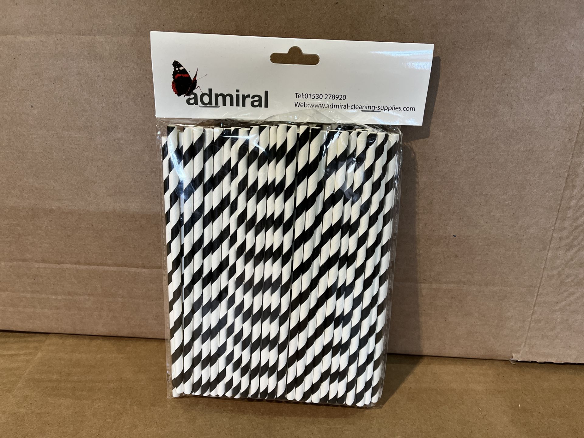 200 X BRAND NEW PACKS OF 100 ADMIRAL BLACK AND WHITE DRINKING STRAWS R15-8