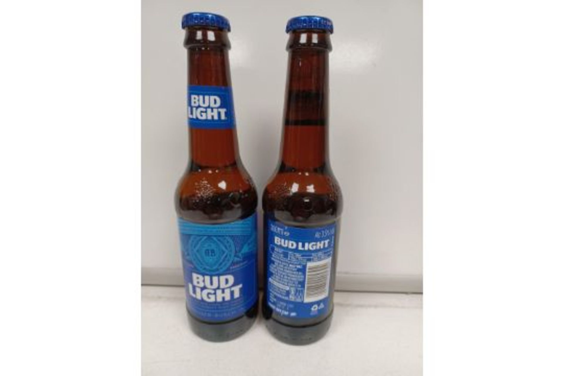 72 X 300ML BOTTLES OF BUD LIGHT LAGER. 3.5%. BBE: 06.2022