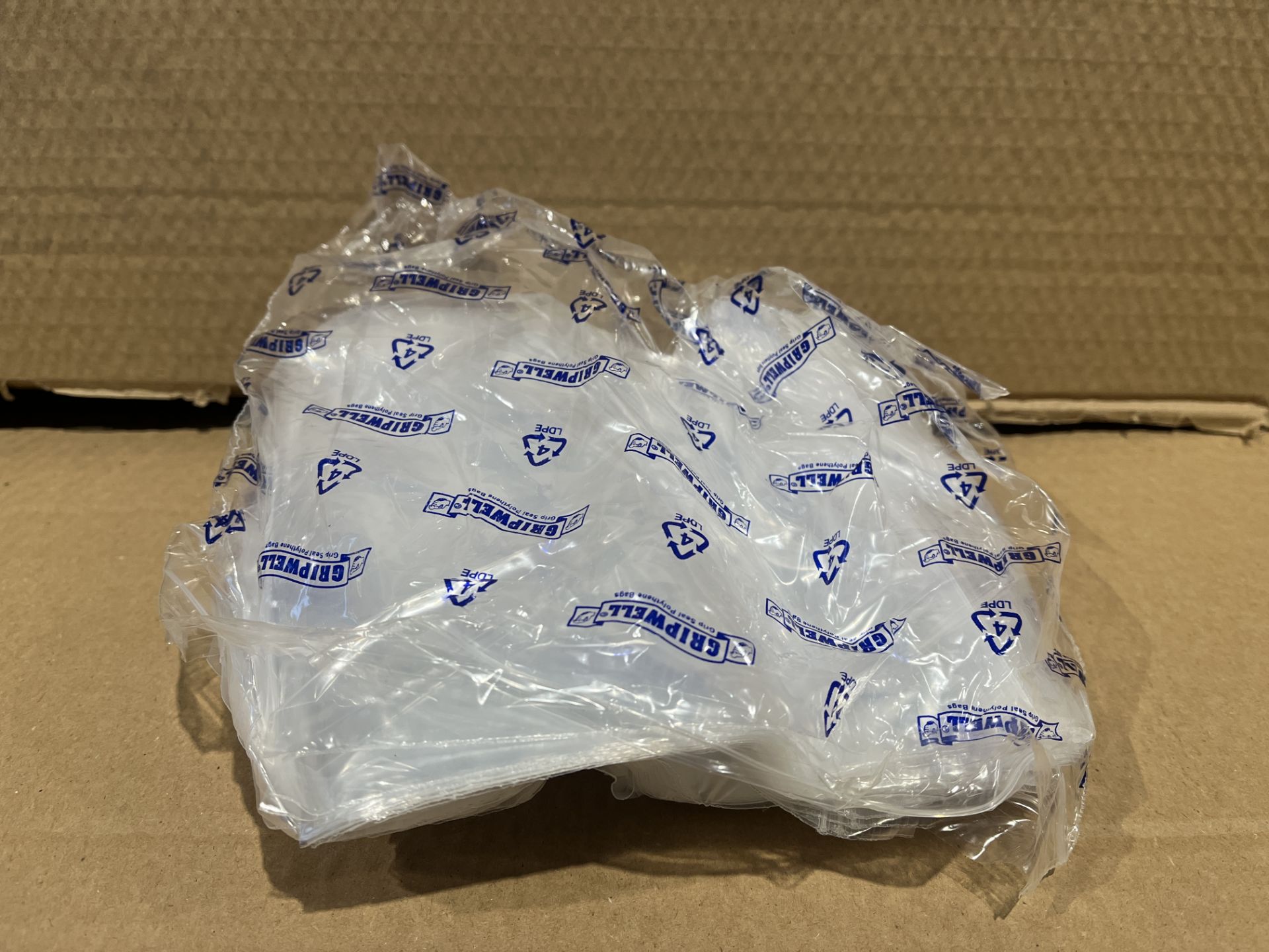 15 X BRAND NEW PACKS OF 1000 GRIP SEAL BAGS 5.5 X 5.5 INCHES S1P