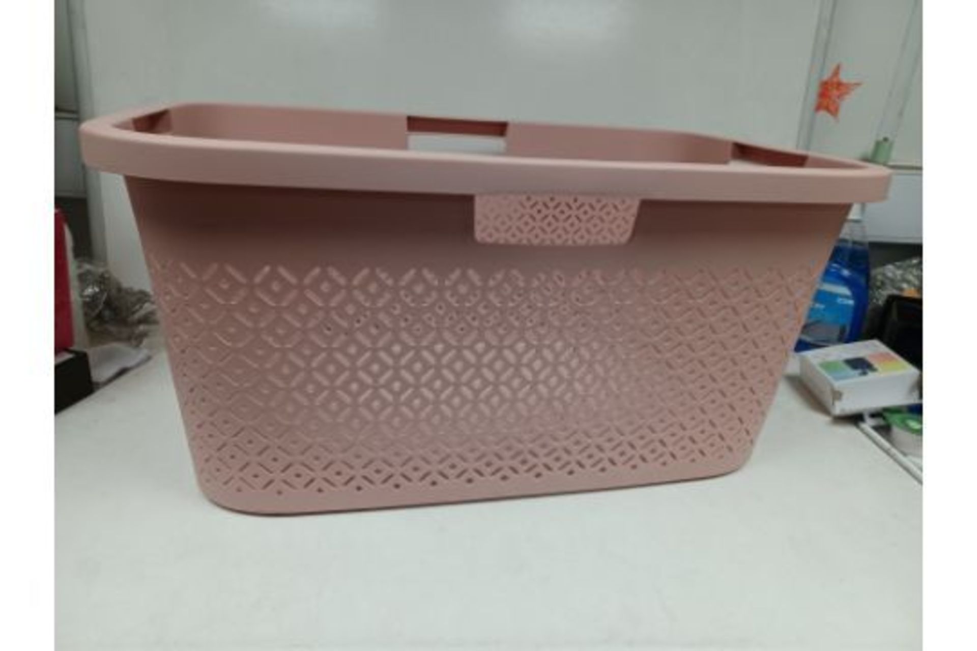10 X New Curver Terazzo Laundry Basket 47L Pink. (253822). Keep your bathroom and utility room clean