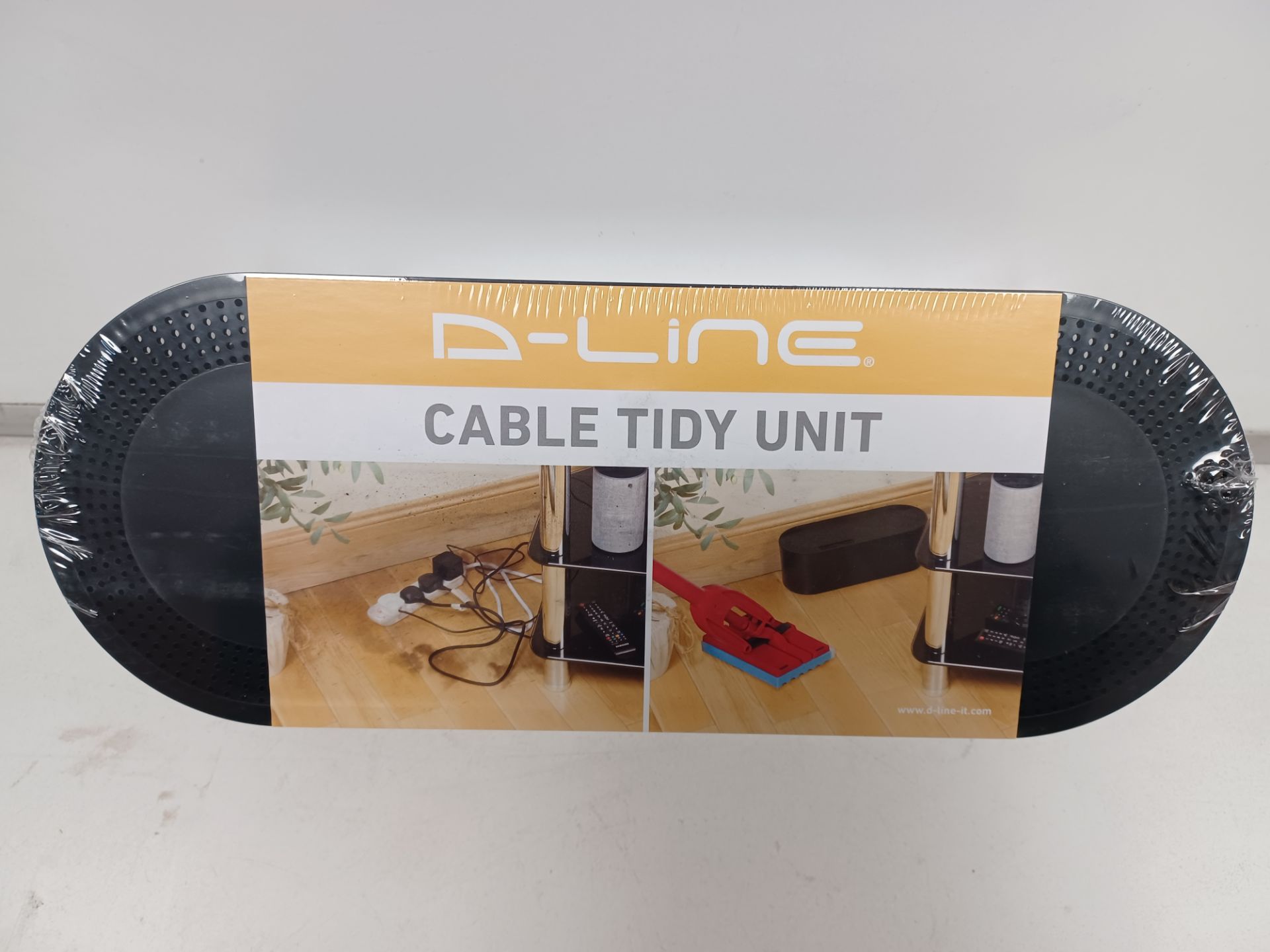 21 X BRAND NEW D-LINE CABLE TIDY UNITS (COLOURS MAY VARY) R18-8