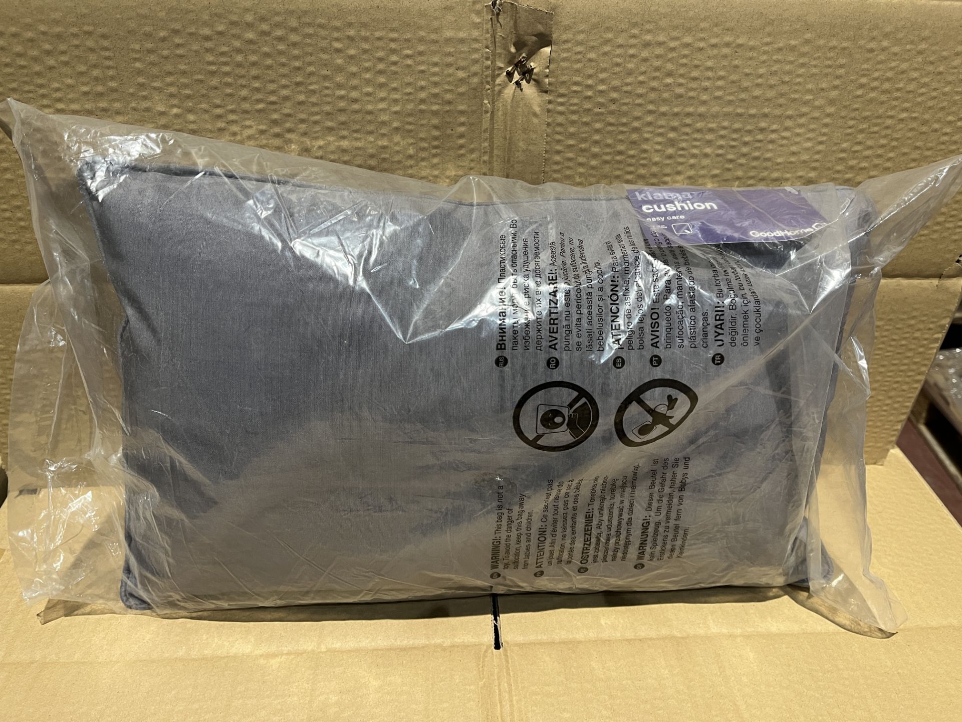 36 X BRAND NEW KLARMA LIGHT PURPLE CUSHIONS 30 X 50CM R13-12