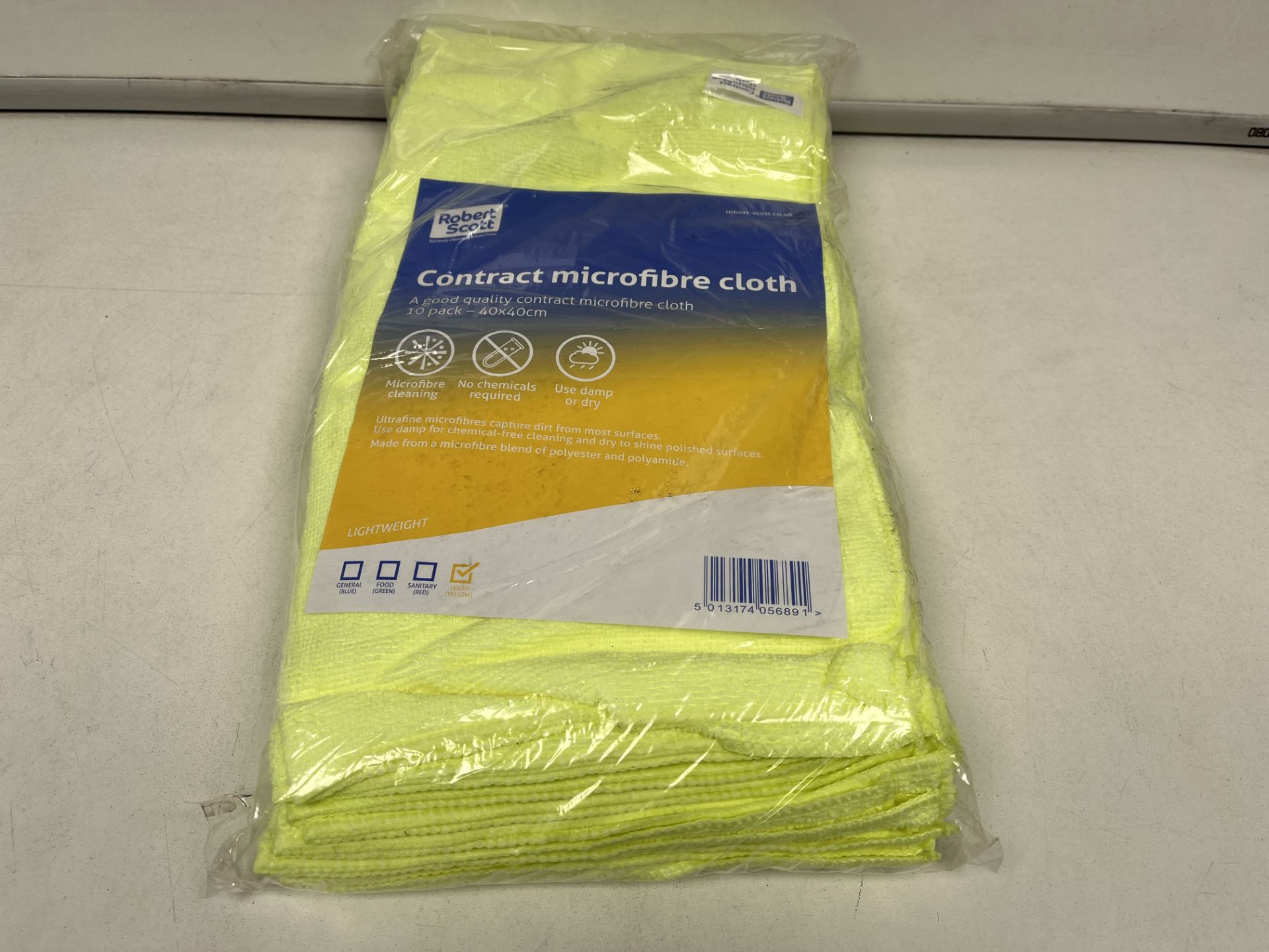 200 X NEW PACKAGED ROBERT SCOTT CONTRACT MICROFIBRE CLOTHS. 40X40CM. MICROFIBRE CLEANING. NO