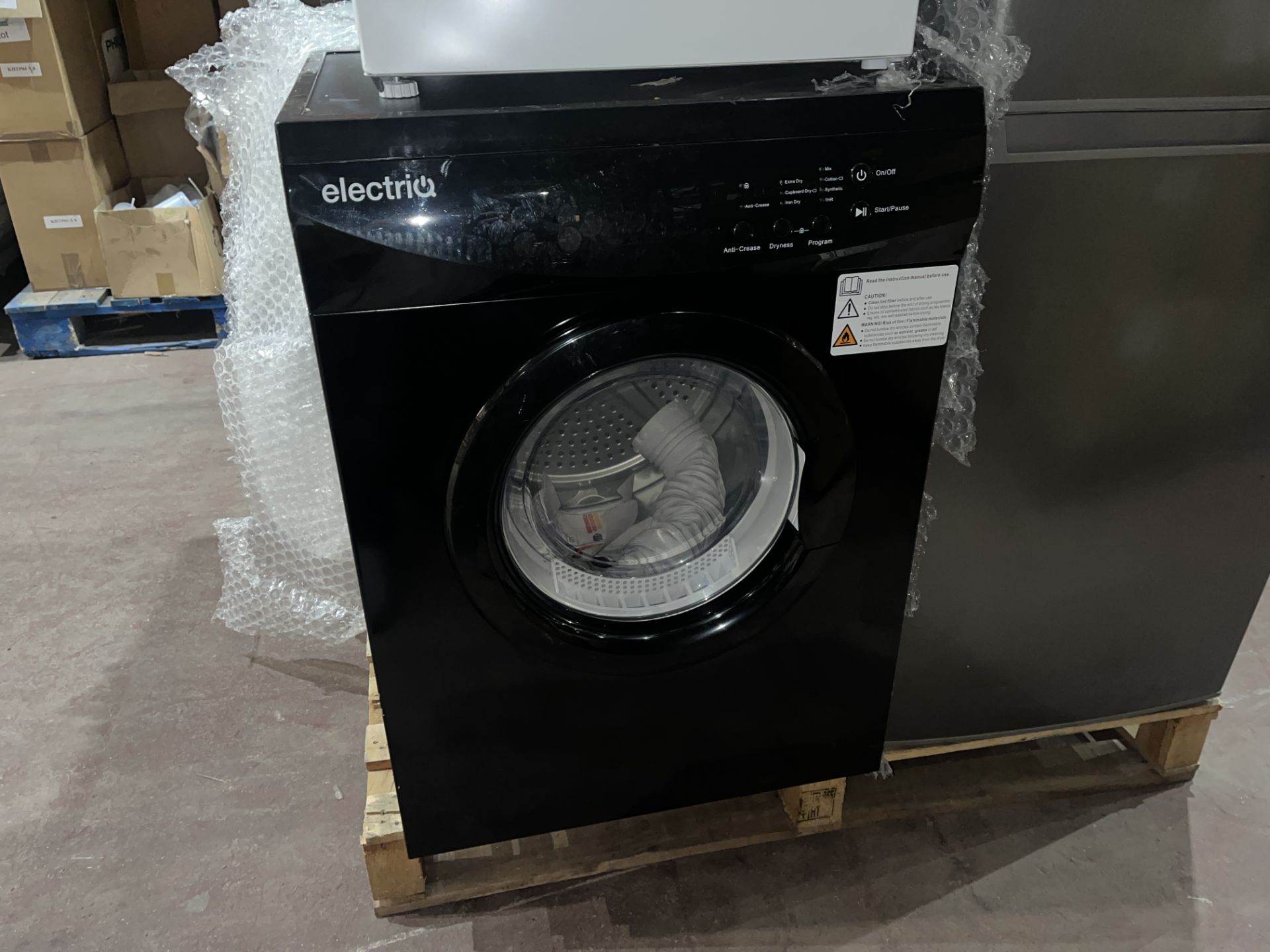 RETURNED ELECTRIQ BLACK WASHING MACHINE R10-3