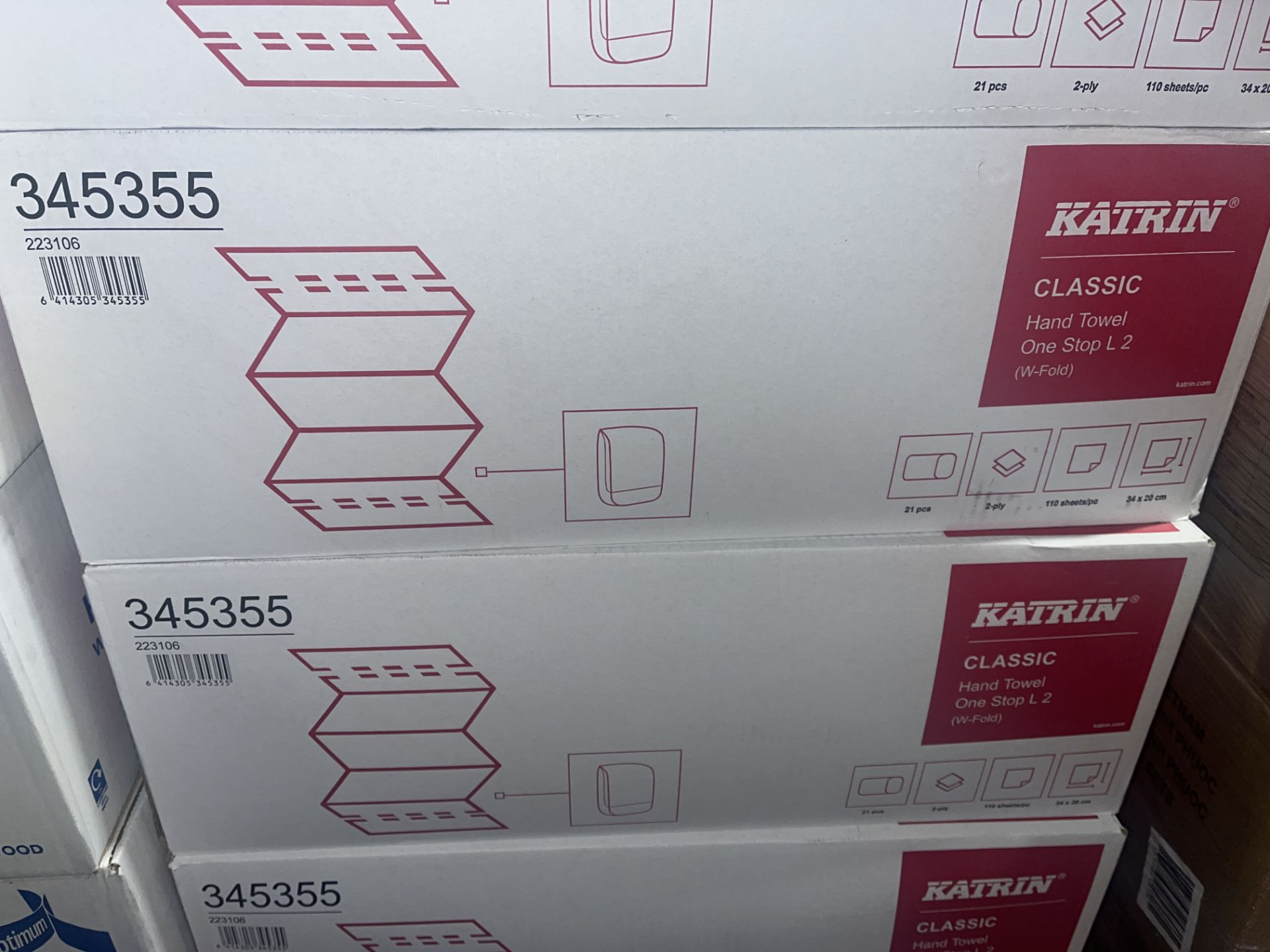 5 X BRAND NEW PACKS OF 21 KATRIN CLASSIC W FOLD HAND TOWELS R16-13
