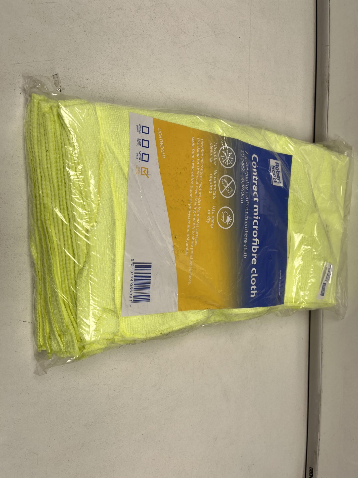 200 X NEW PACKAGED ROBERT SCOTT CONTRACT MICROFIBRE CLOTHS. 40X40CM. MICROFIBRE CLEANING. NO