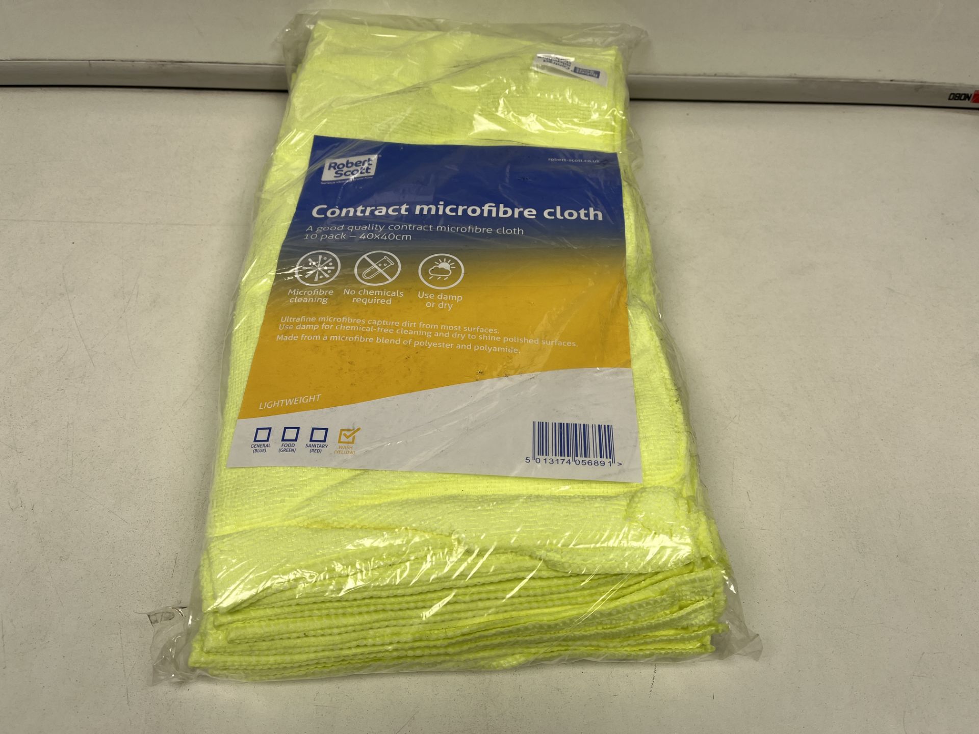 200 X NEW PACKAGED ROBERT SCOTT CONTRACT MICROFIBRE CLOTHS. 40X40CM. MICROFIBRE CLEANING. NO