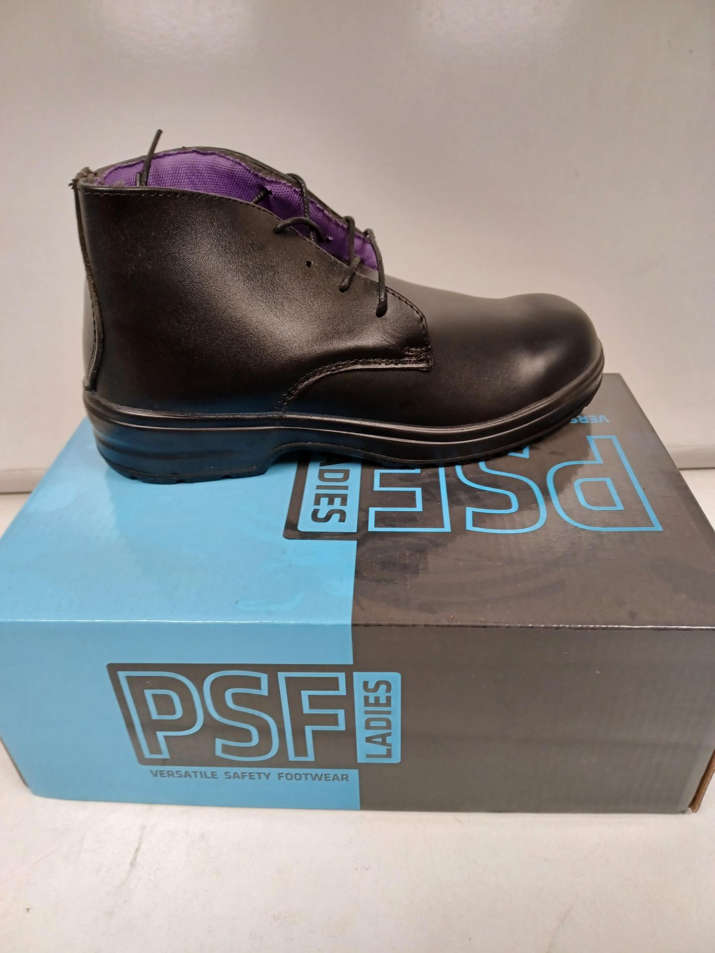 10 X BRAND NEW PSF WORK BOOTS SIZE 4 R19-1
