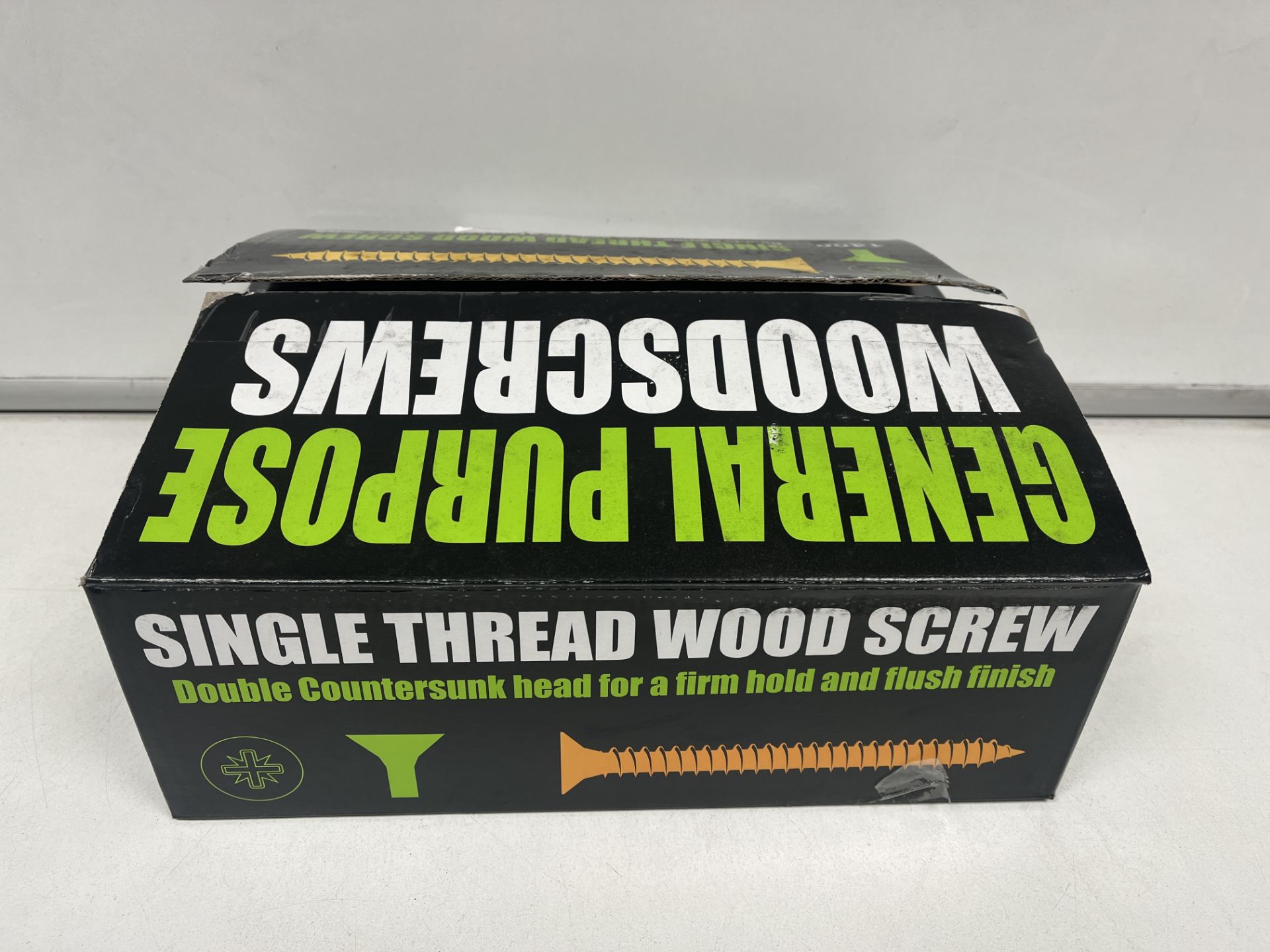 2 X NEW BOXES OF 1400 SINGLE THREAD GENERAL PURPOSE WOODSCREWS IN ASSORTED SIZES. DOUBLE COUNTERSUNK