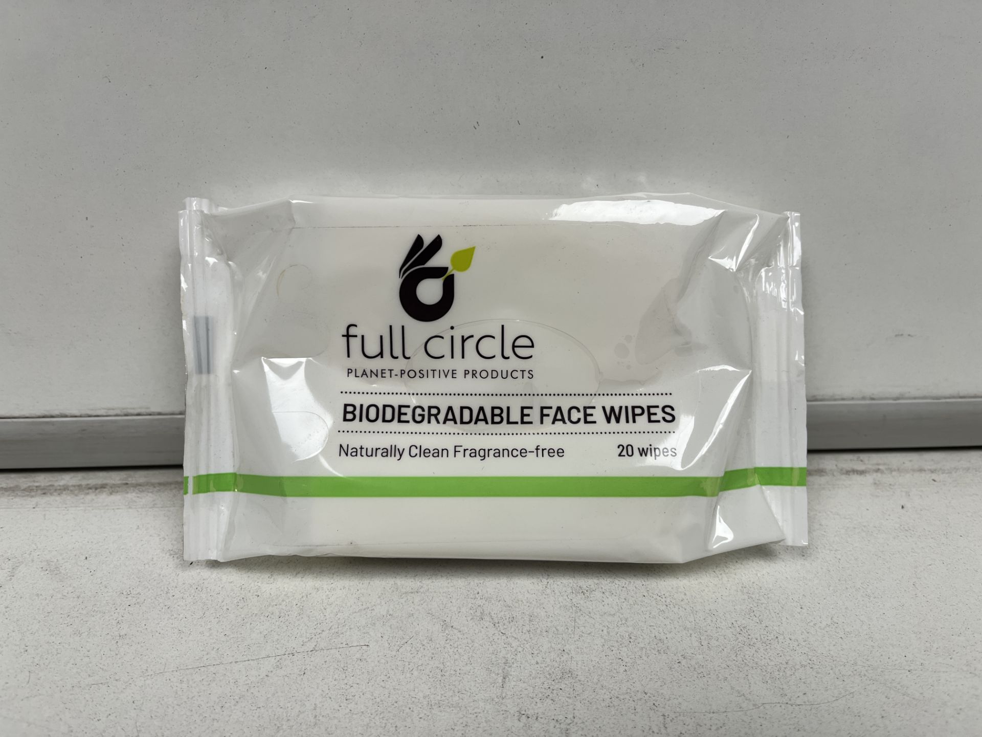 144 X BRAND NEW PACKS OF 20 FULL CIRCLE BIODEGRADEABLE FACE WIPES R4-7