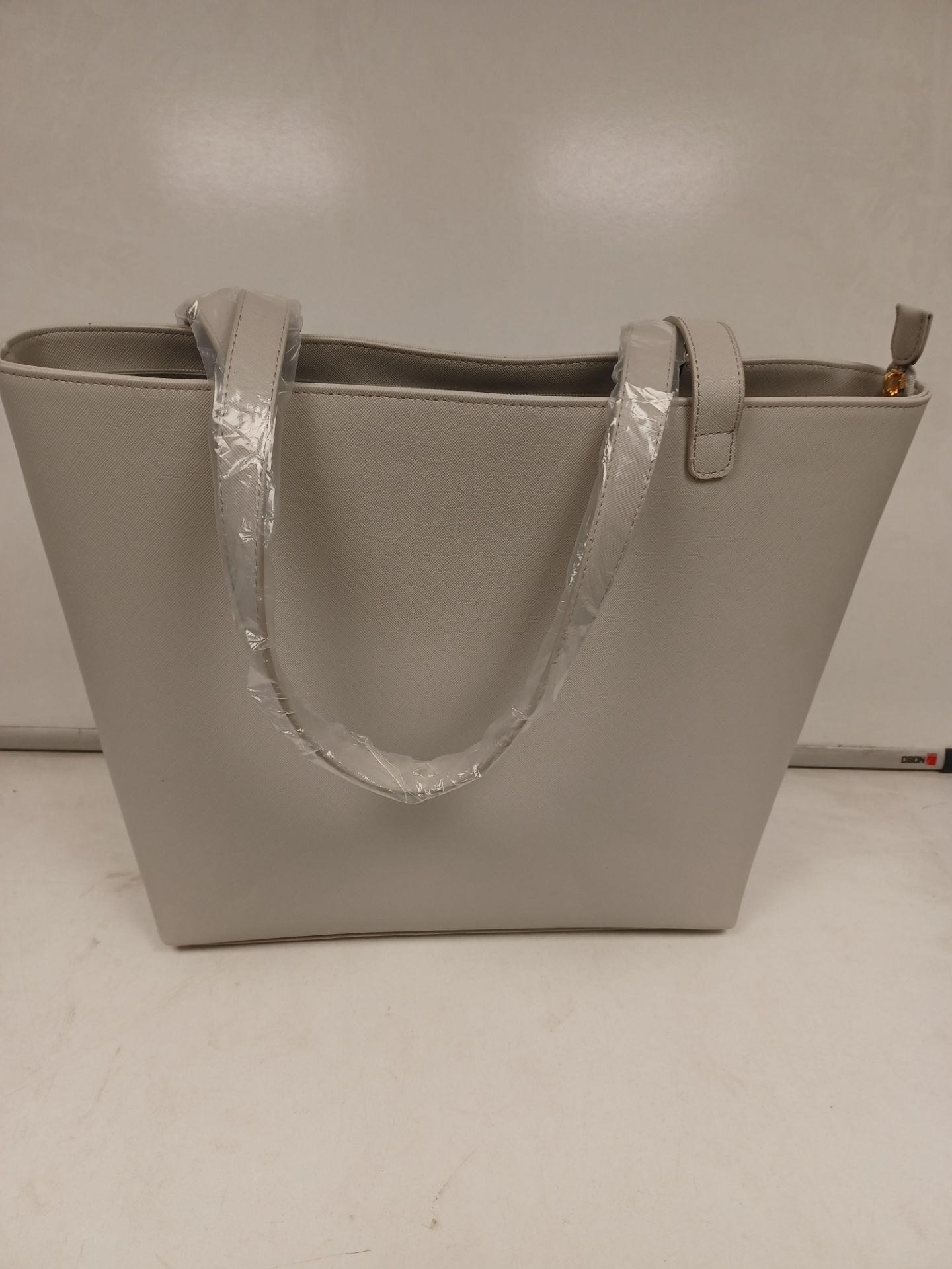 8 X BRAND NEW SAFFIANO GREY TOTE BAGS R18-10