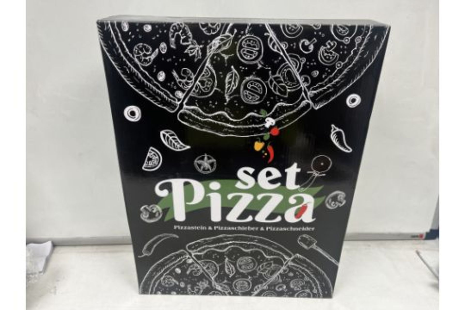 4 X BRAND NEW LARGE PIZZA STONE SETS RRP £40 EACH S1P