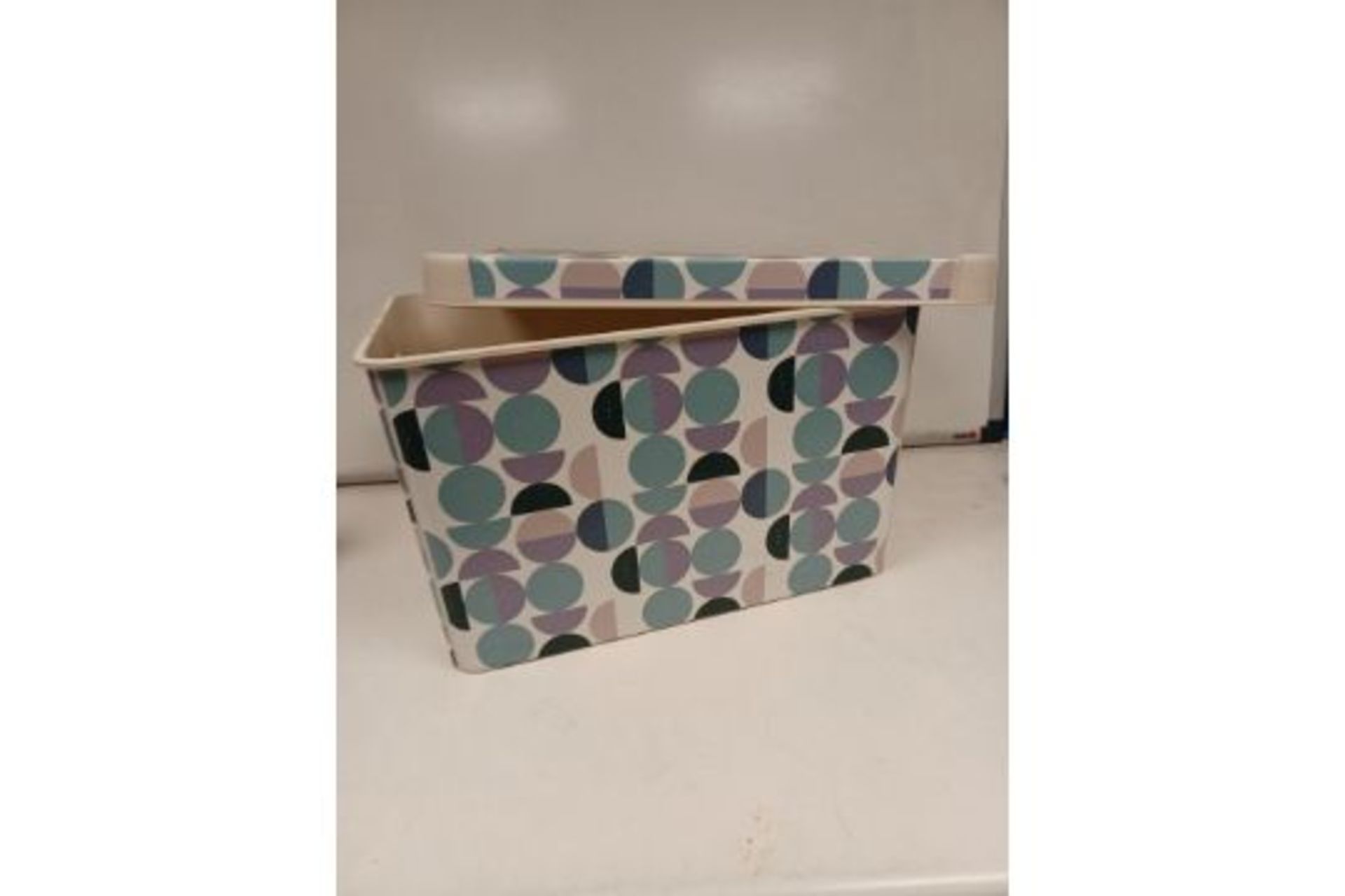 PALLET TO CONTAIN 120 x New Curver Stockholm Scandi Plastic Deco Storage Box 22L (187699). Curver'