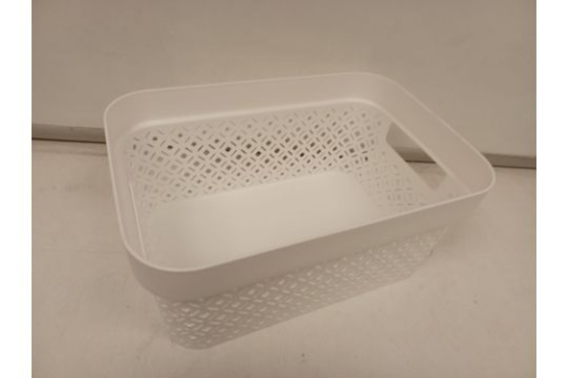 PALLET TO CONTAIN 792 x New Curver Terazzo Storage Basket - 4.5L - White. (253430). Good ventilation - Image 2 of 2