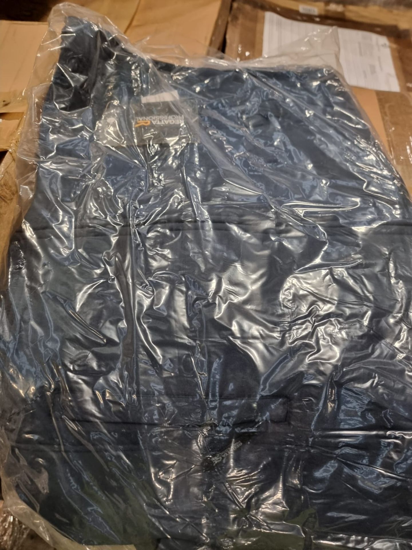 Liquidation Sale of 26 Pallets of Workwear Stock.   Including: Work Trousers, Work Jackets, Hi-Viz - Image 40 of 44