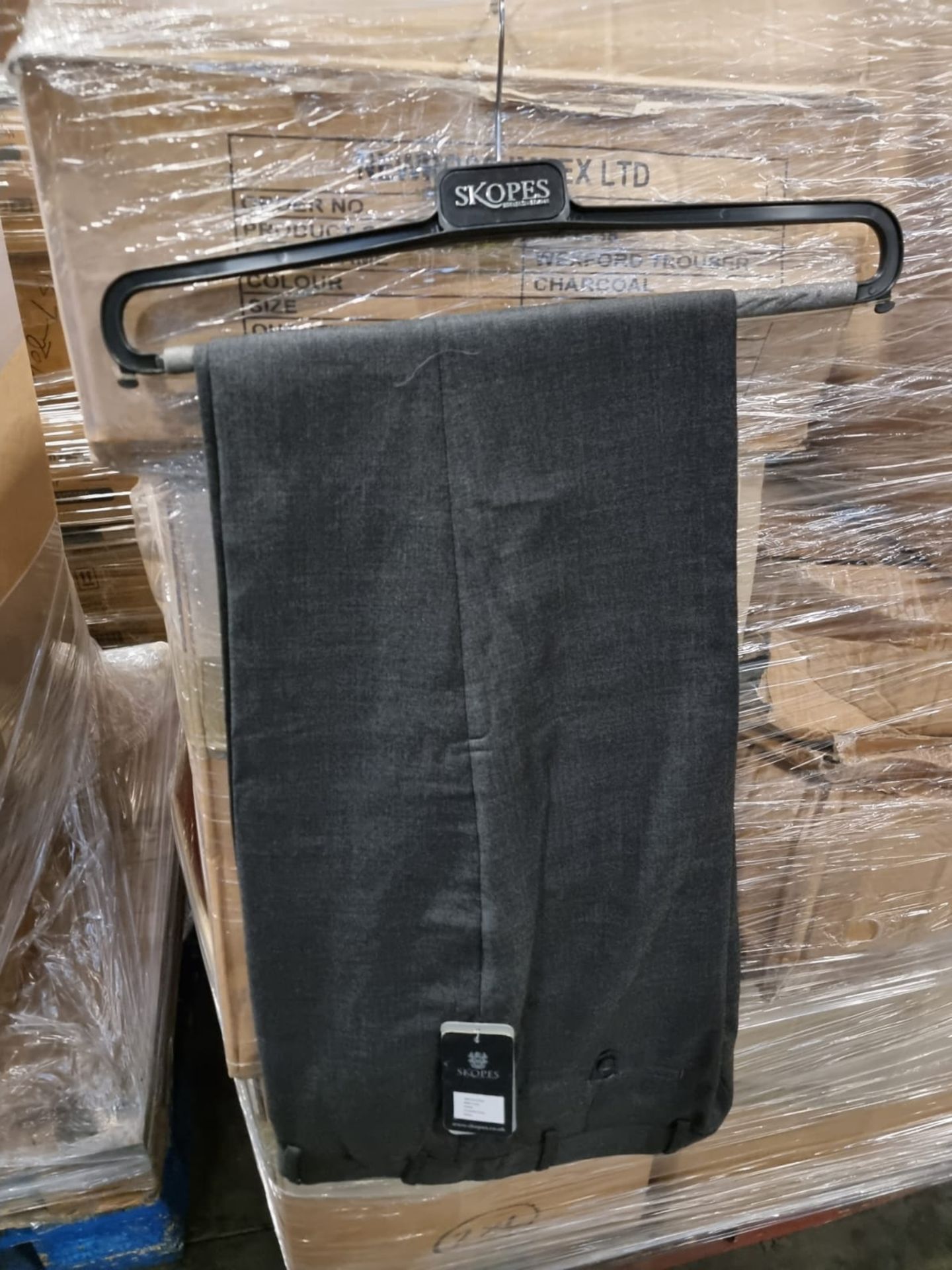 Liquidation Sale of 26 Pallets of Workwear Stock.   Including: Work Trousers, Work Jackets, Hi-Viz - Image 20 of 44