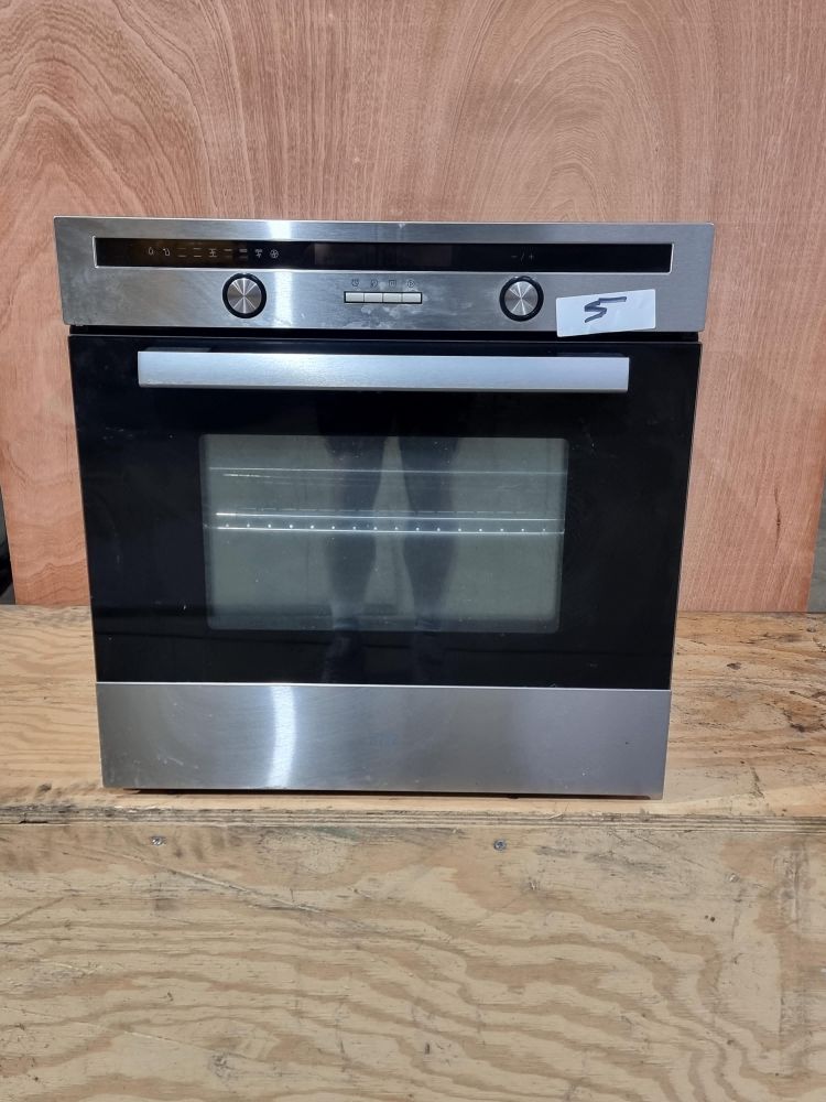 QUANTITY OF VARIOUS BRANDED CUSTOMER RETURNED OVENS INCLUDING COOKE AND LEWIS, BEKO ETC