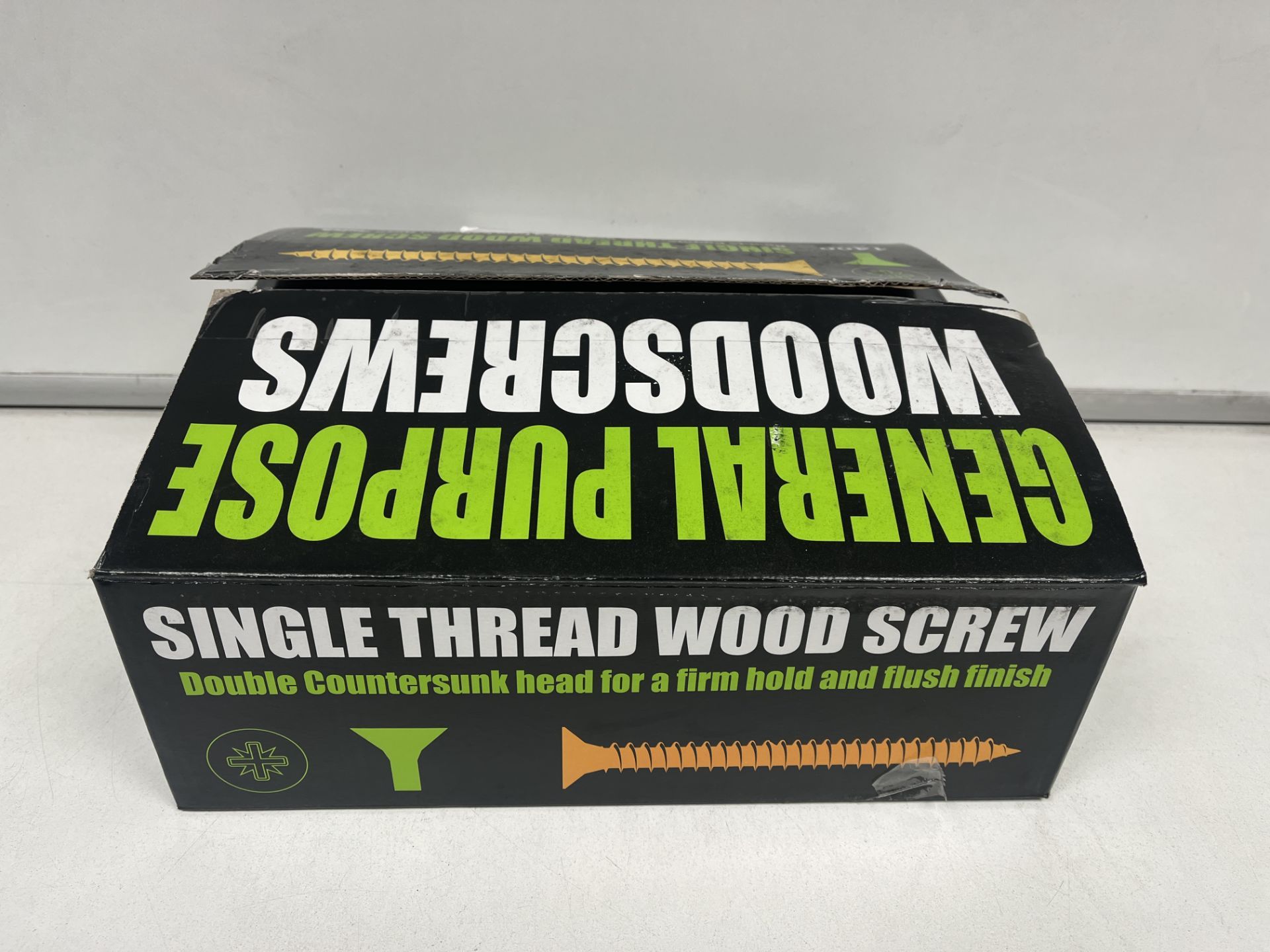 TRADE LOT 12 X NEW BOXES OF 1400 SINGLE THREAD GENERAL PURPOSE WOODSCREWS IN ASSORTED SIZES.