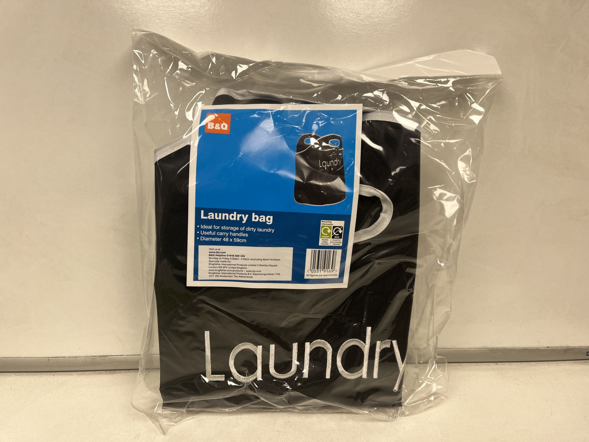 36 X BRAND NEW LAUNDRY BAGS WITH CARRY HANDLES 48 X 59CM R18-8