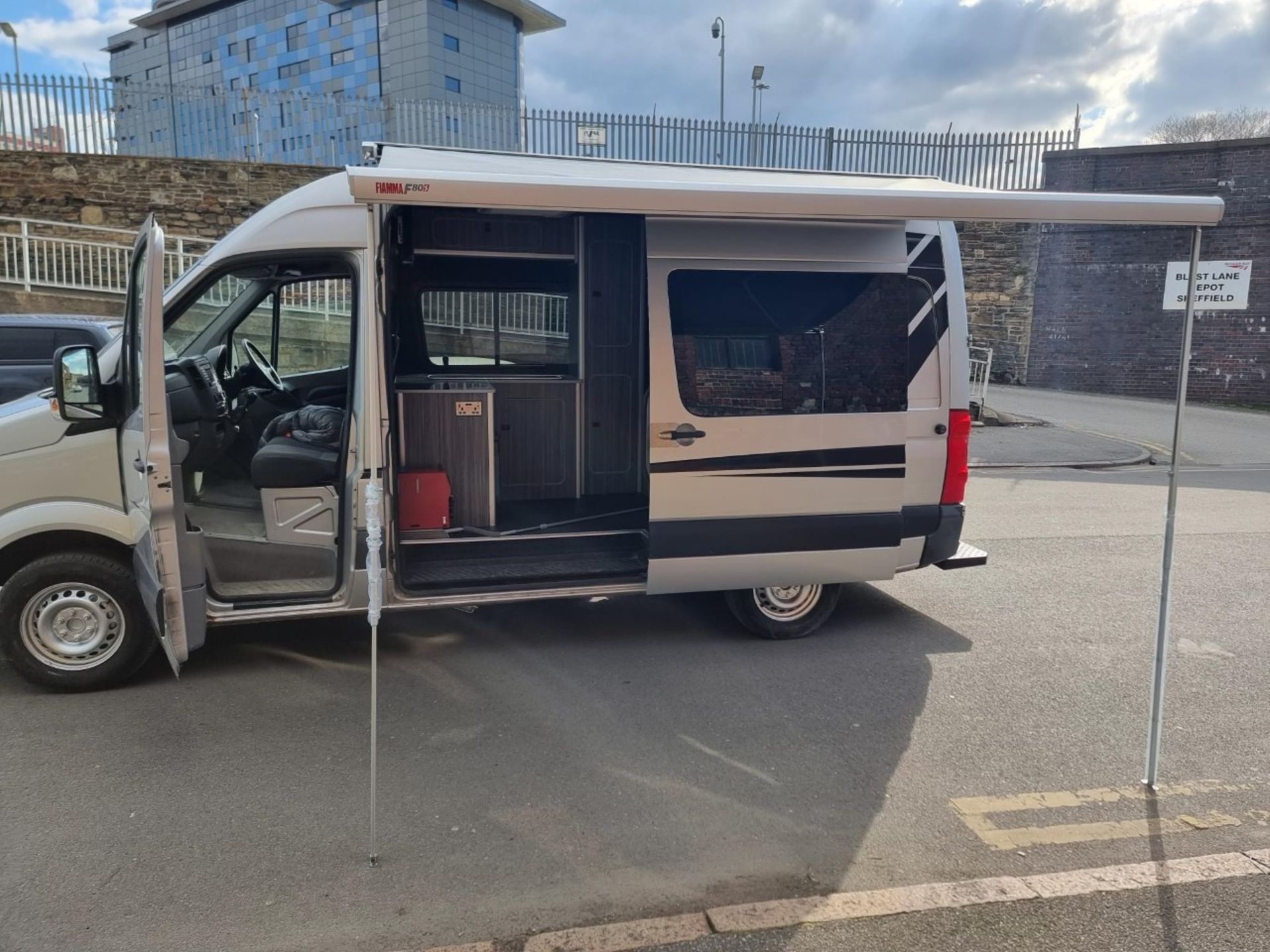 PN14 XSZ Volkswagen CR35 MWB DIESEL Crafter Campervan - 2.0 TDI 136PS High Roof Van. Date - Image 8 of 45