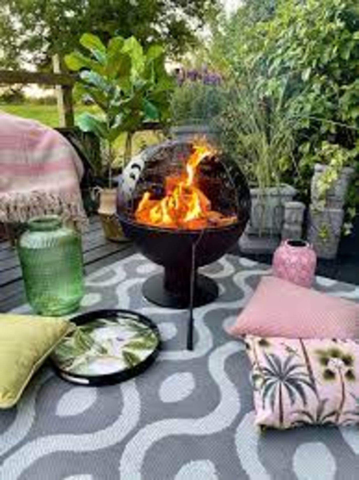 PALLET TO INCLUDE 4 X BRAND NEW BOXED HIGH END OLIVE AND SAGE THE SEVILLE FIREPIT RRP £259 R5