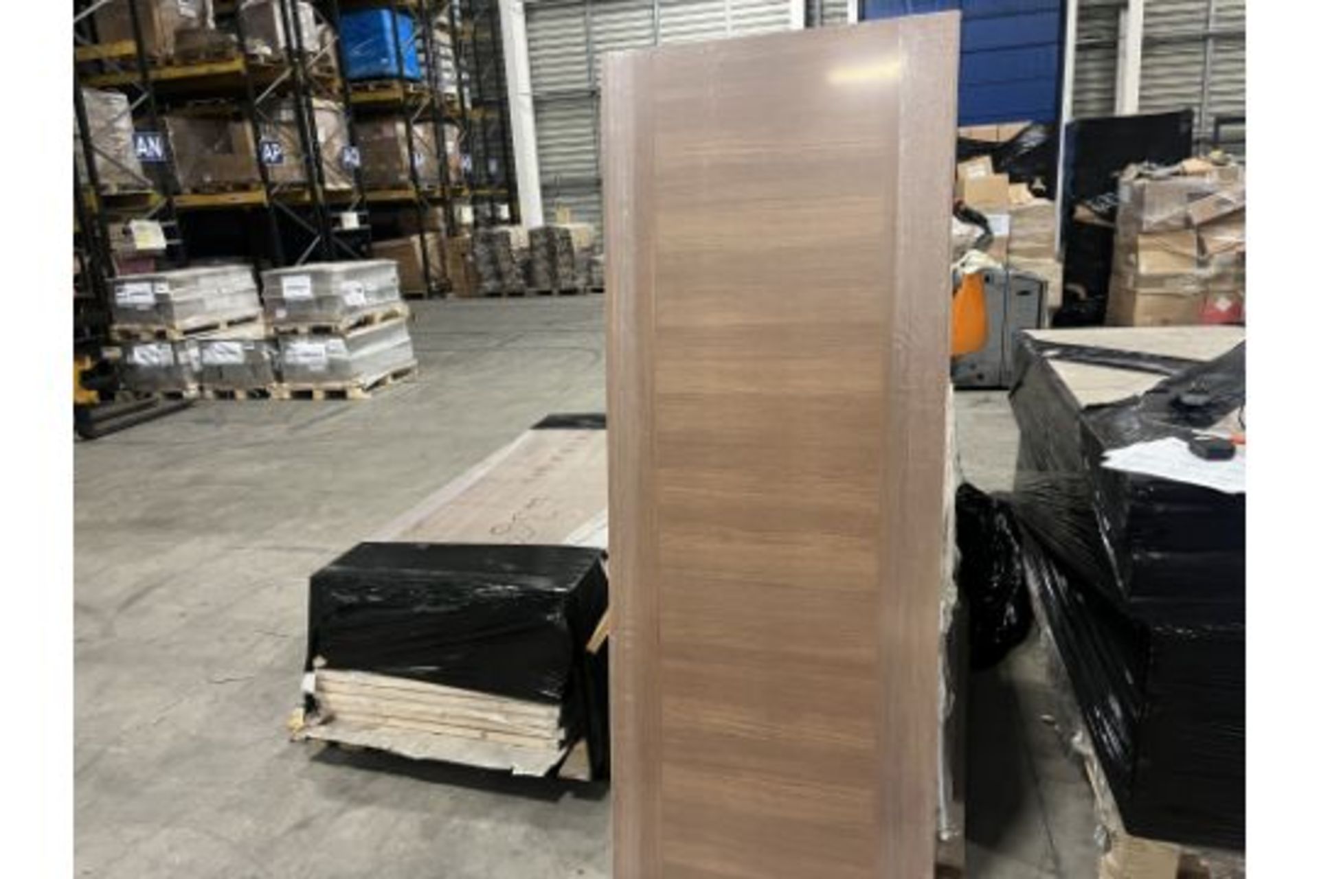 PALLET TO CONTAIN 18 X BRAND NEW VICAIMA ALMOND WOODEN DOORS 78 X 30 X 1.5 INCHES